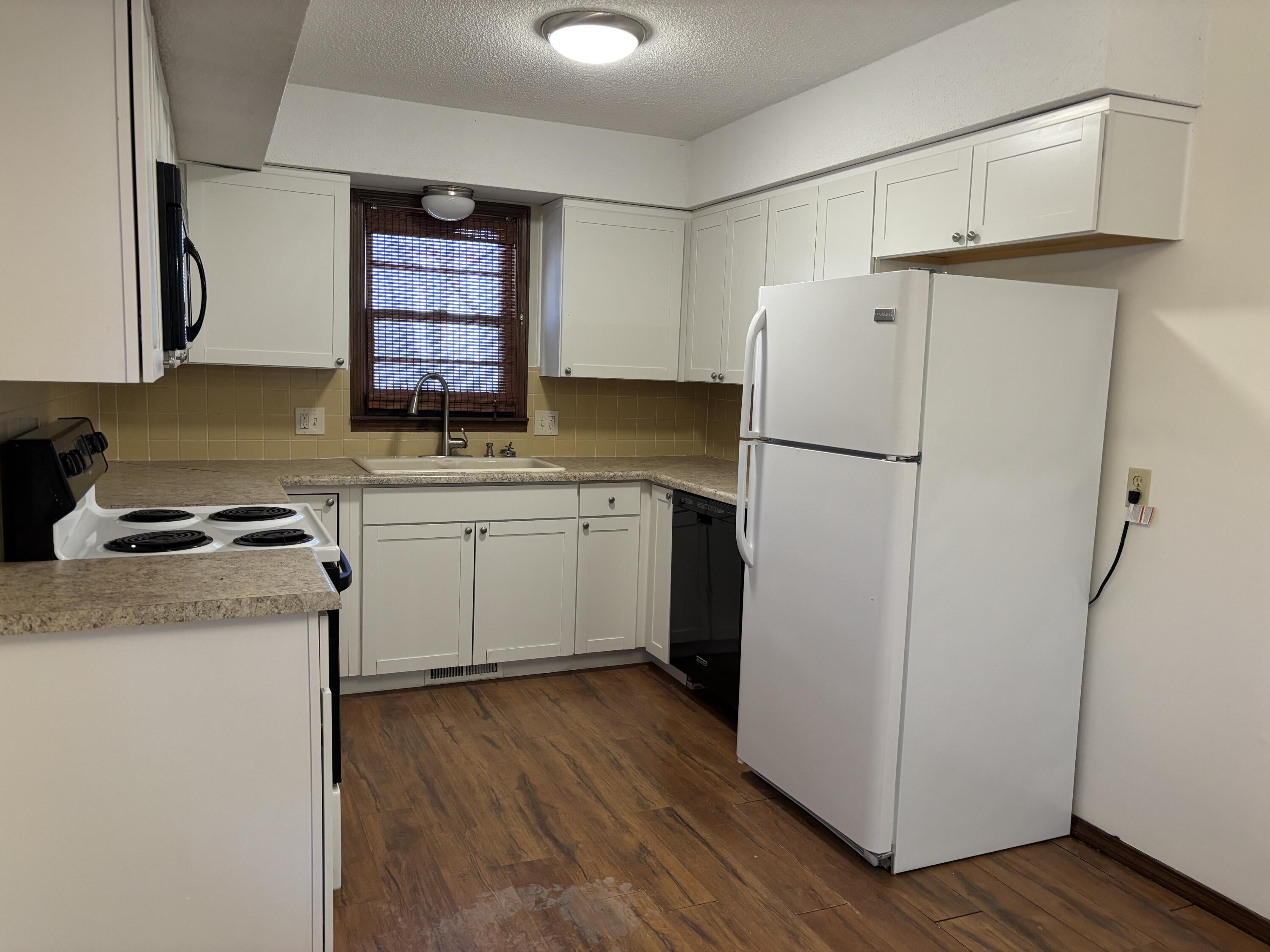 4951 South James Avenue Property Photo 10