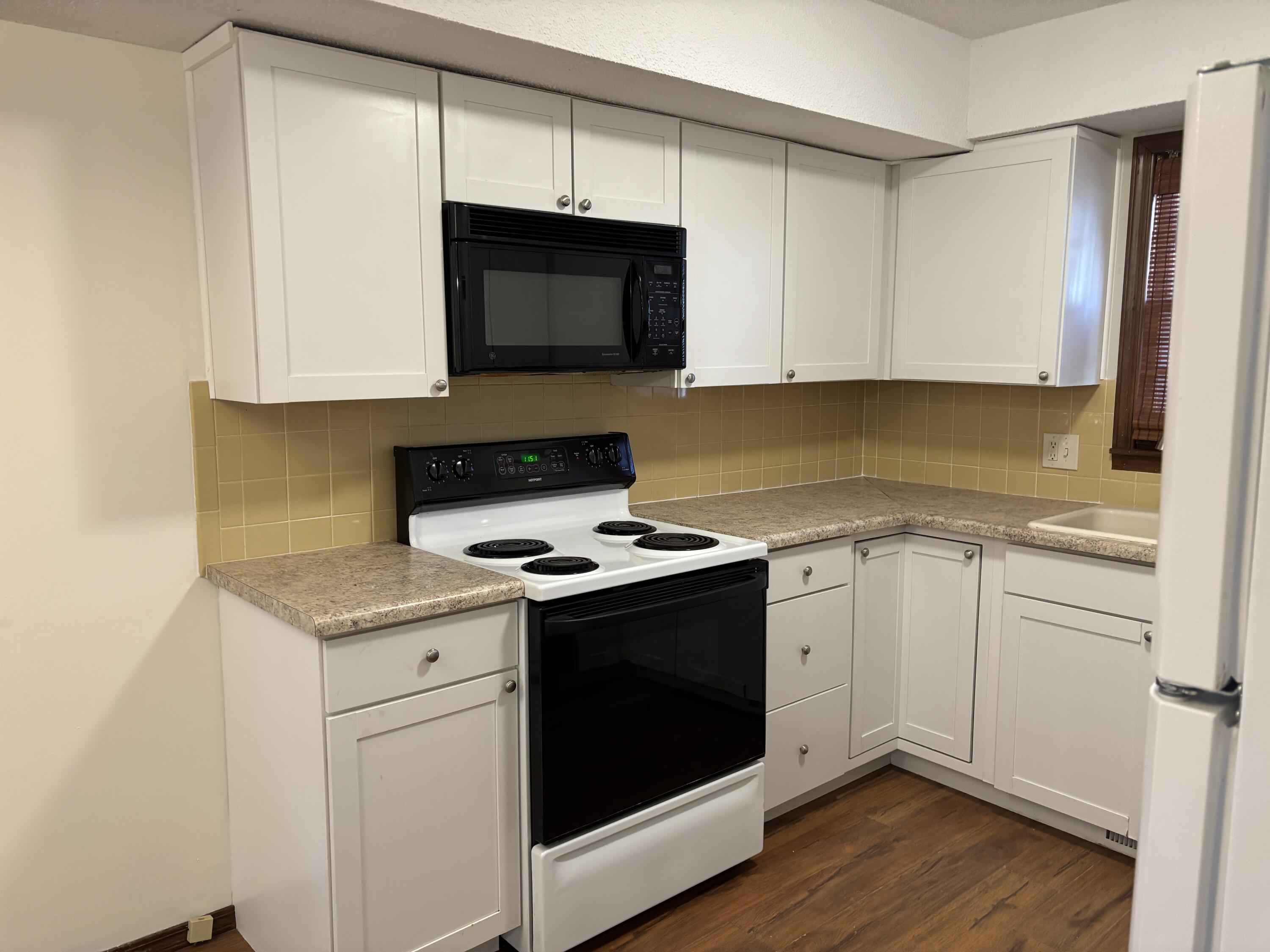 4951 South James Avenue Property Photo 11