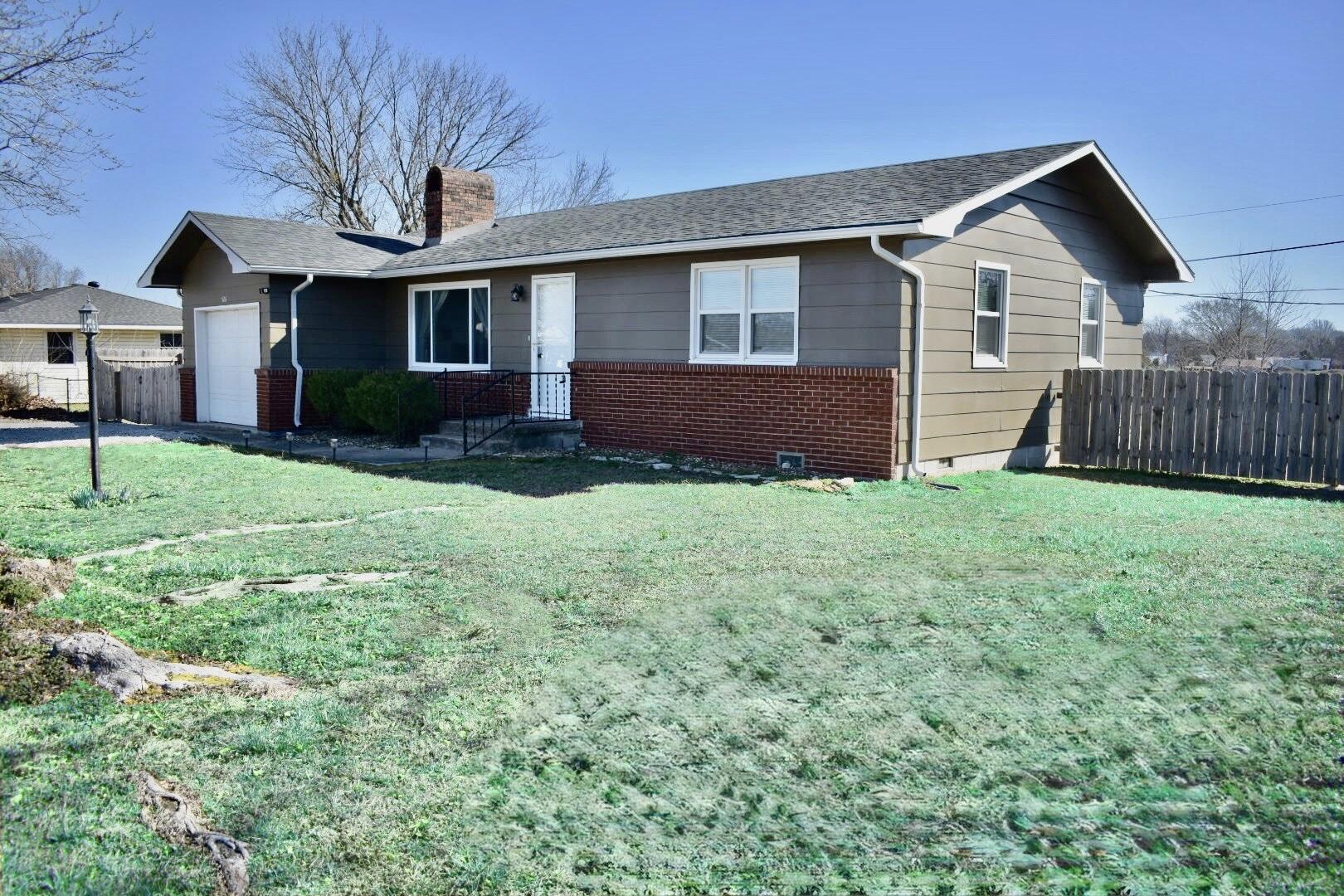 526 North Russell Avenue Property Photo 2