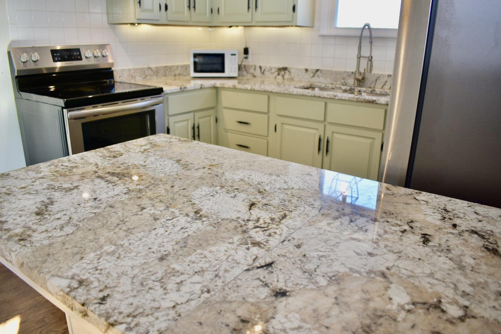 526 North Russell Avenue Property Photo 7