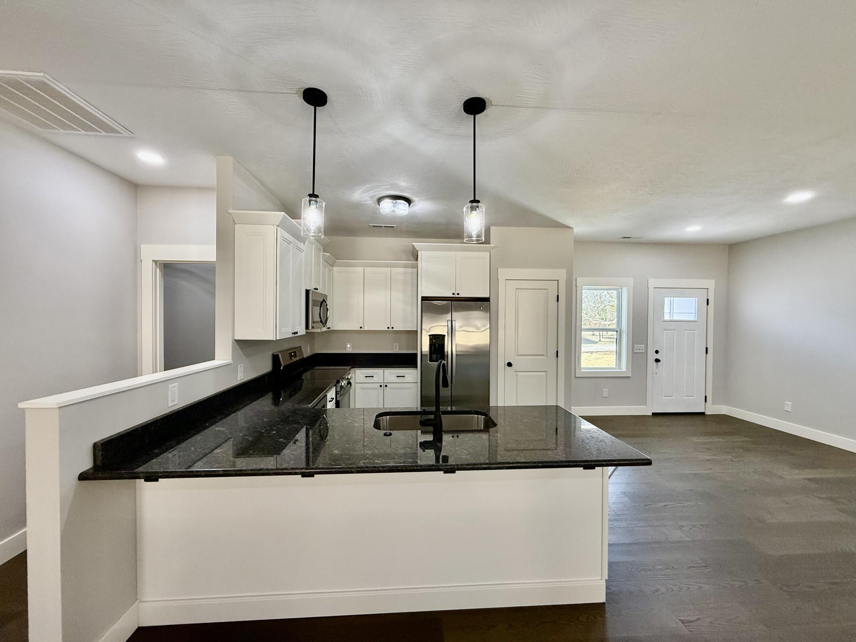 103 Remington Circle Property Photo 4