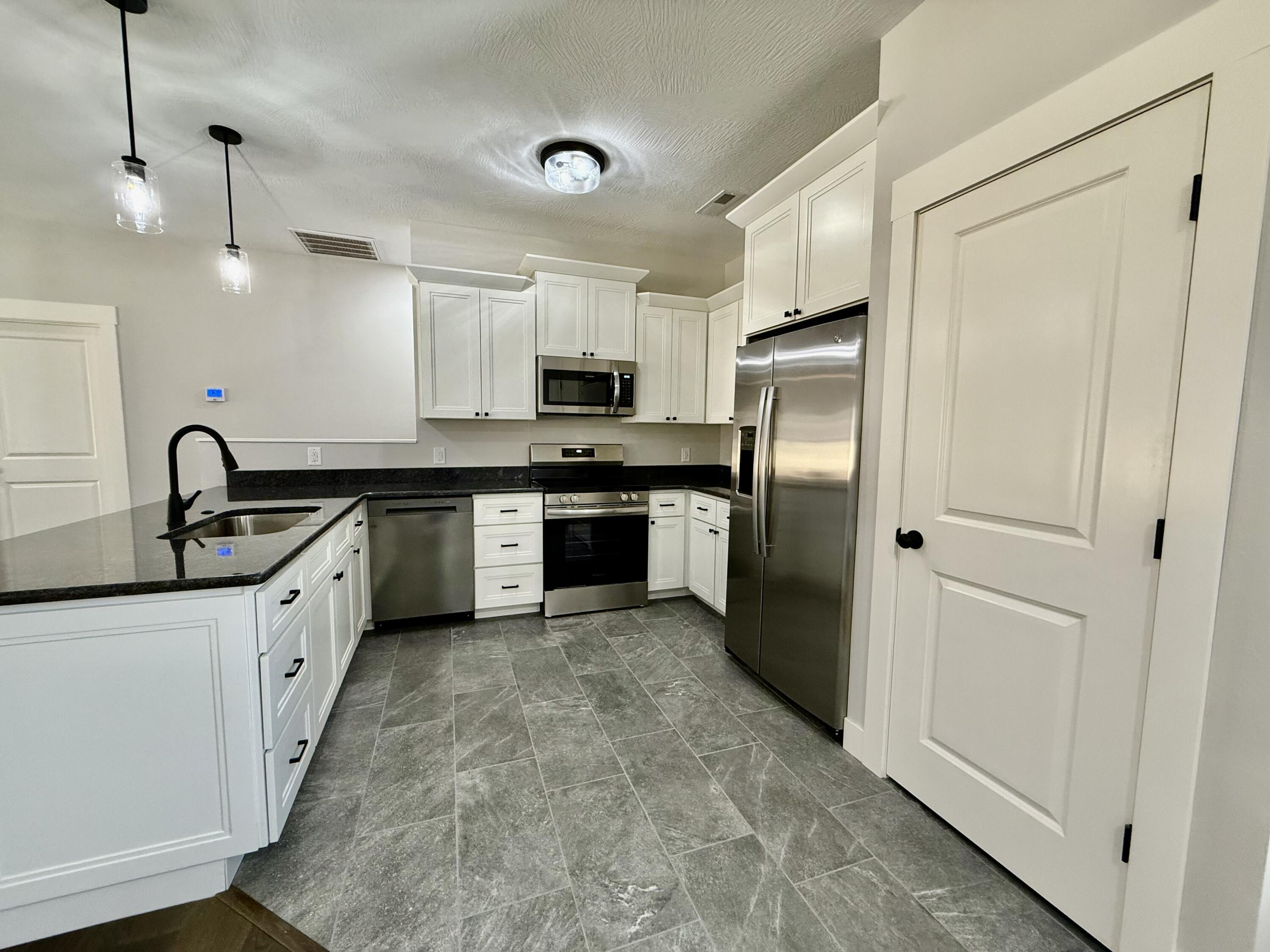 103 Remington Circle Property Photo 5