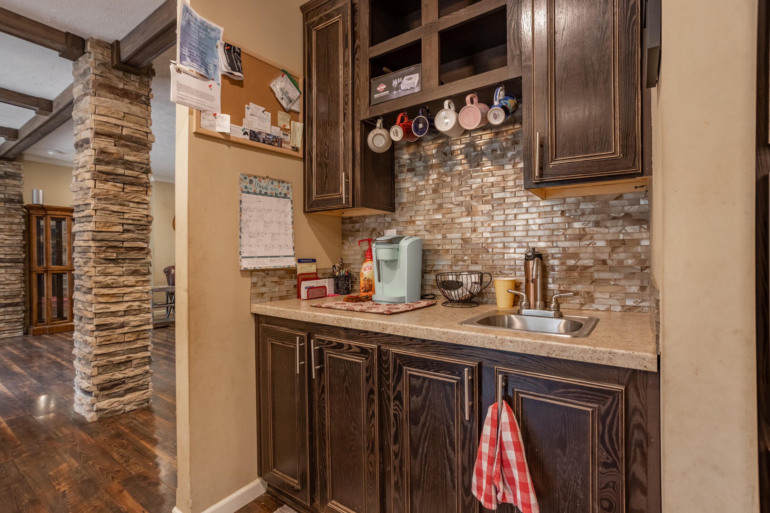 7098 North Farm Road 53 Property Photo 6