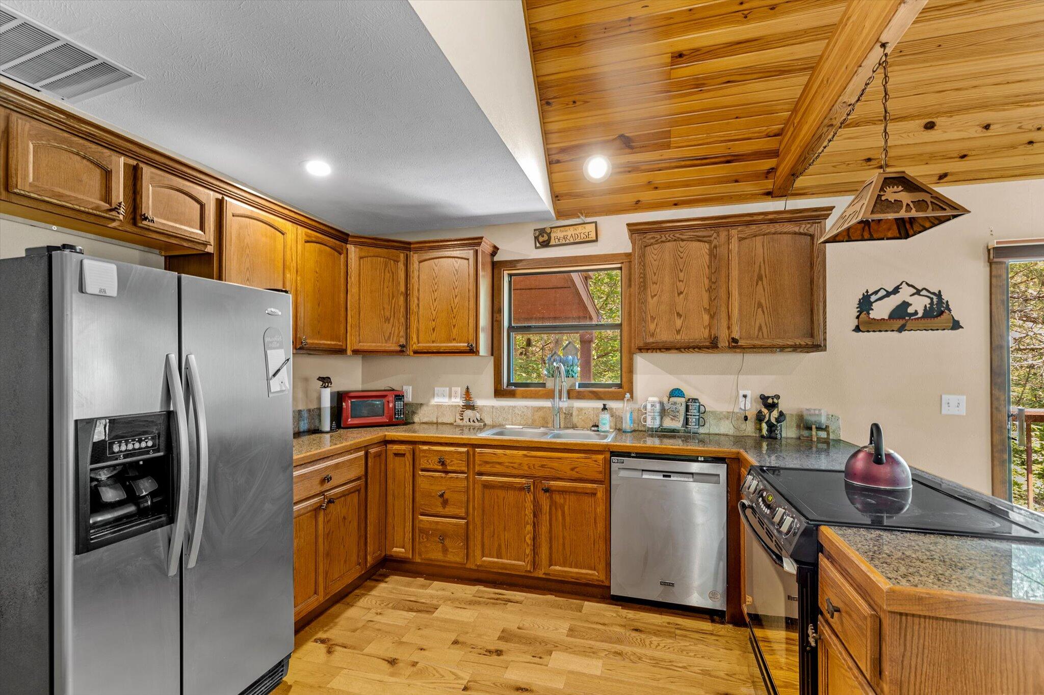 22762 Air Park Drive Property Photo 8