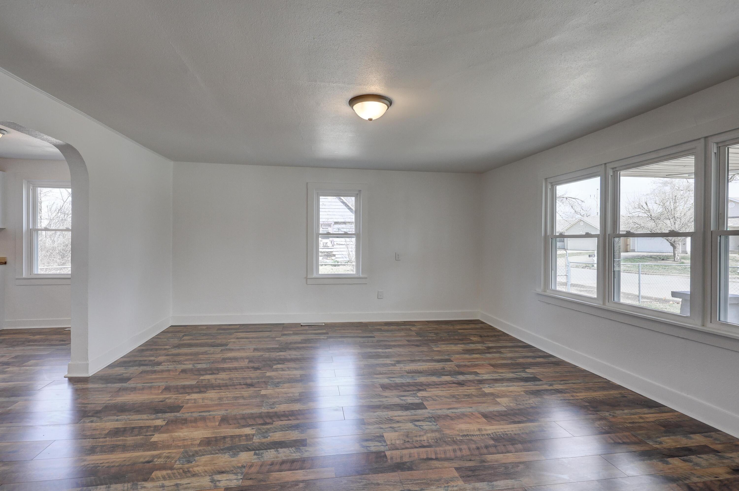 802 Jefferson Avenue Property Photo 5