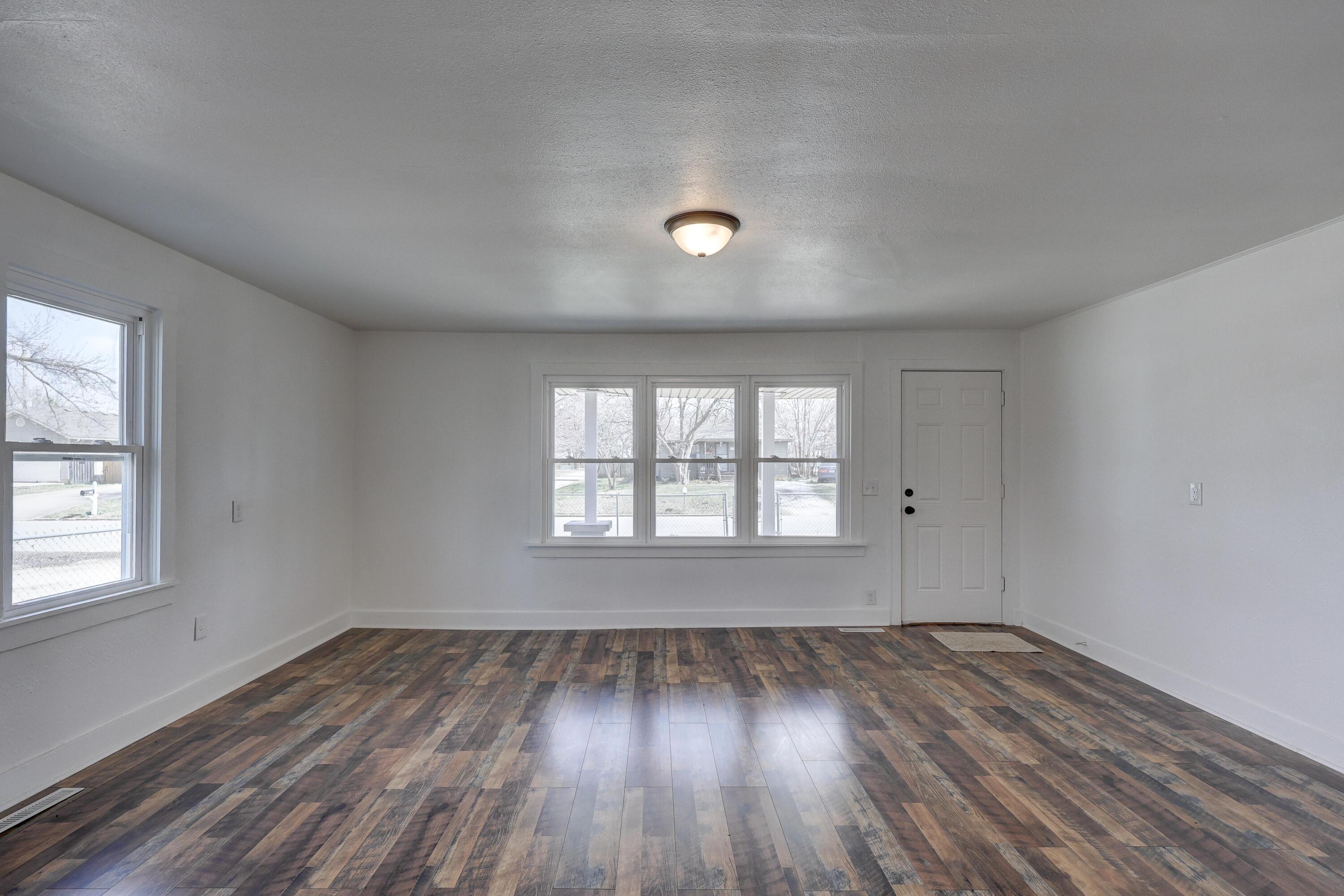 802 Jefferson Avenue Property Photo 6