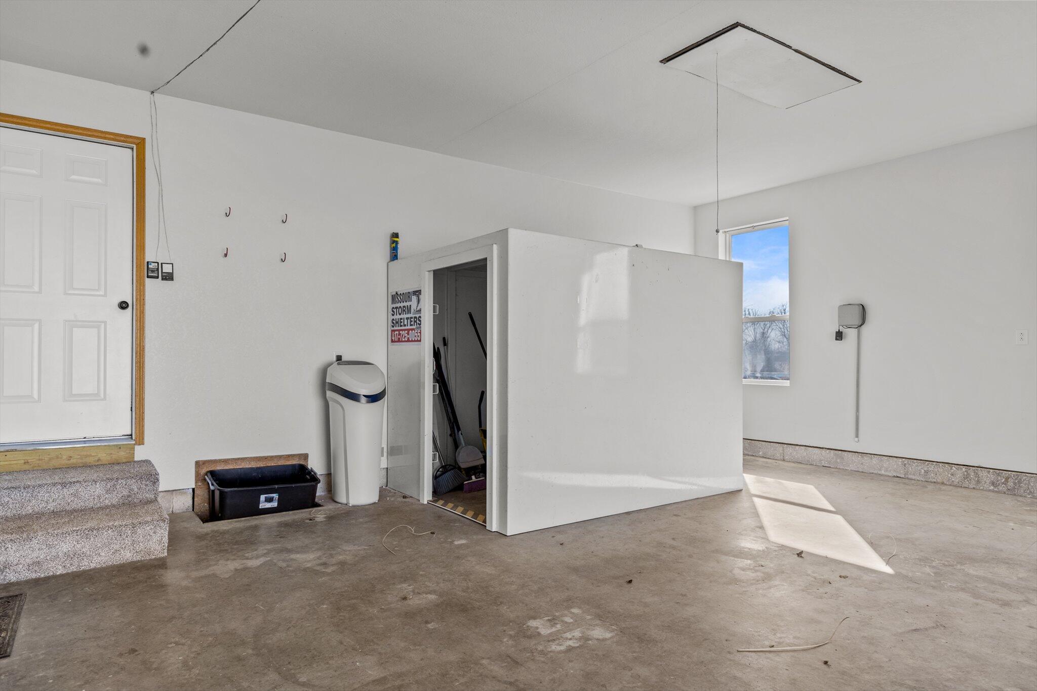24668 St Highway U Property Photo 36