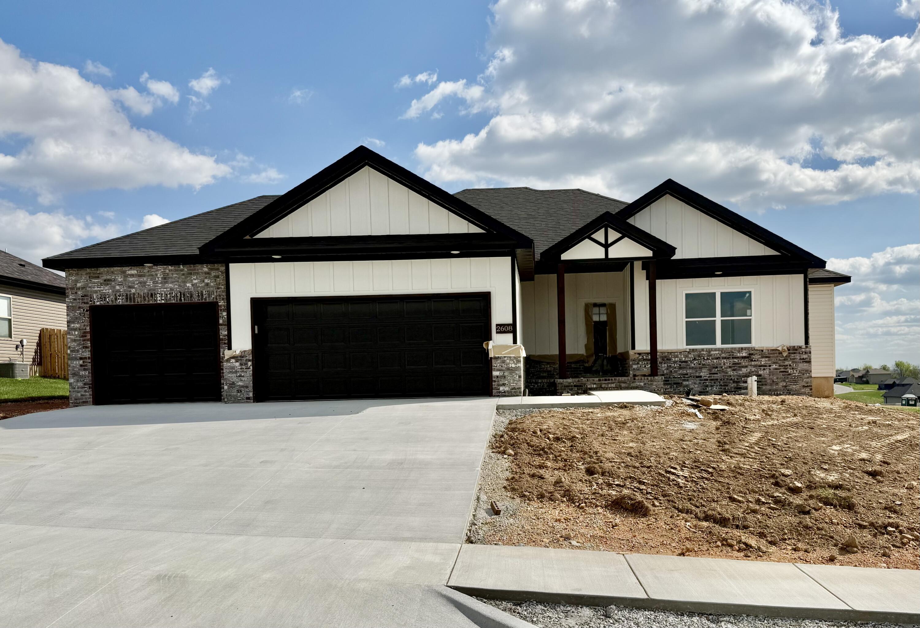 2608 West Goldfinch Drive Property Photo 1