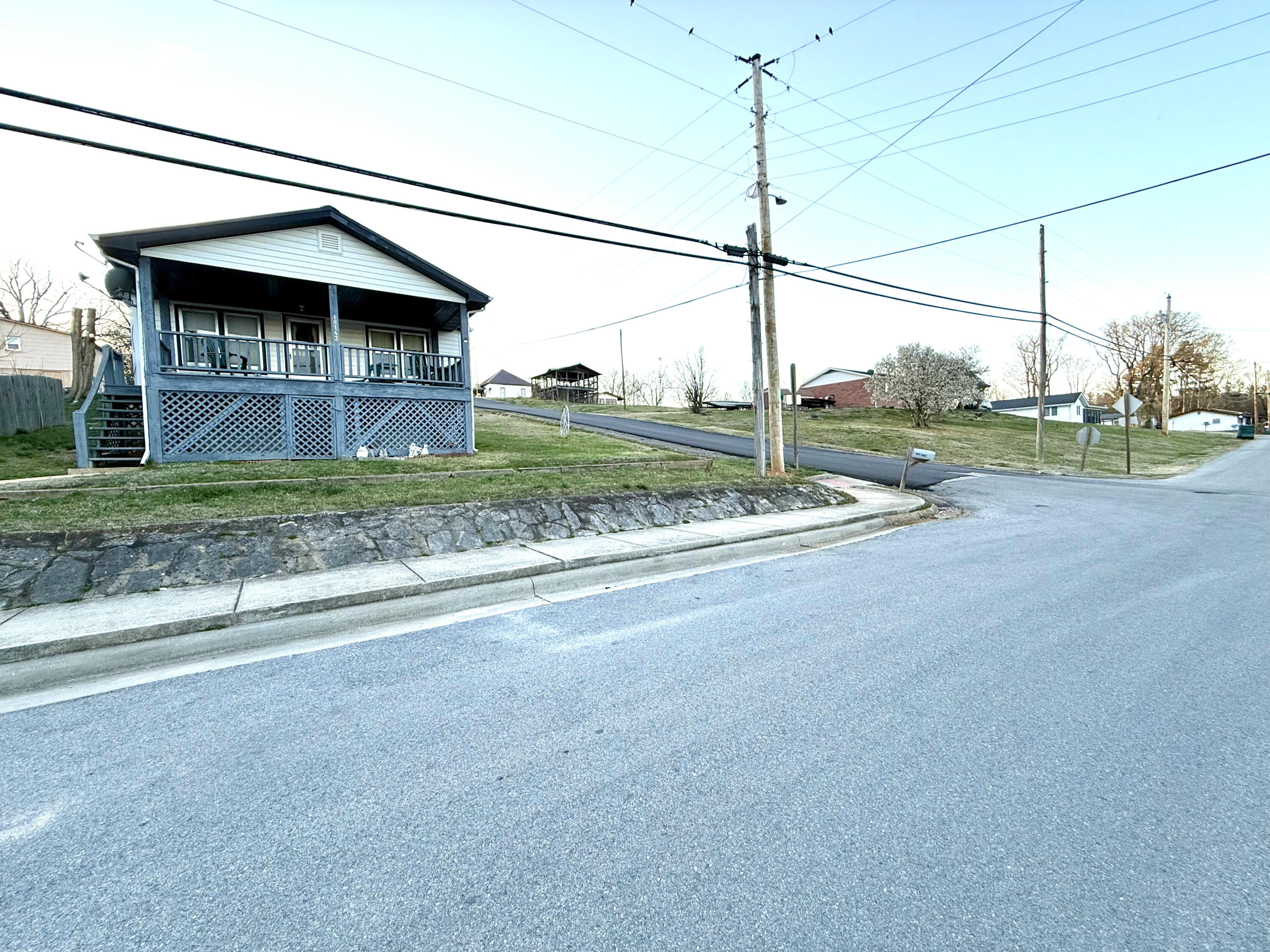 18143 Second Street Property Photo 3