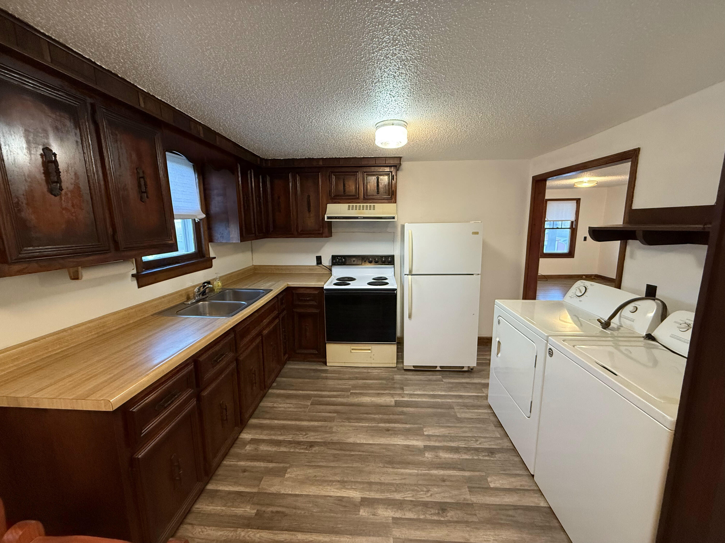 18143 Second Street Property Photo 7
