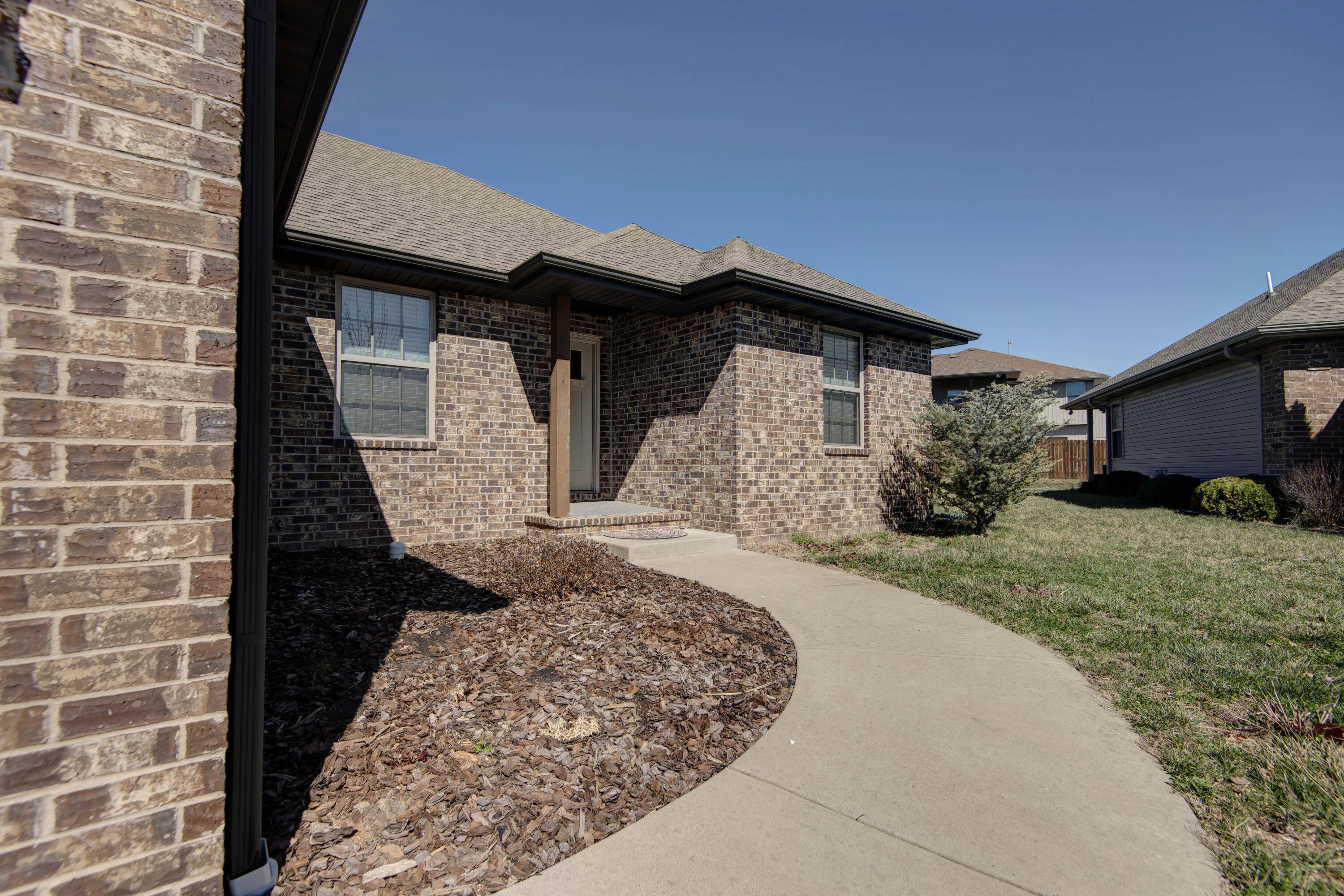 5615 East Gatehouse Drive Property Photo 3