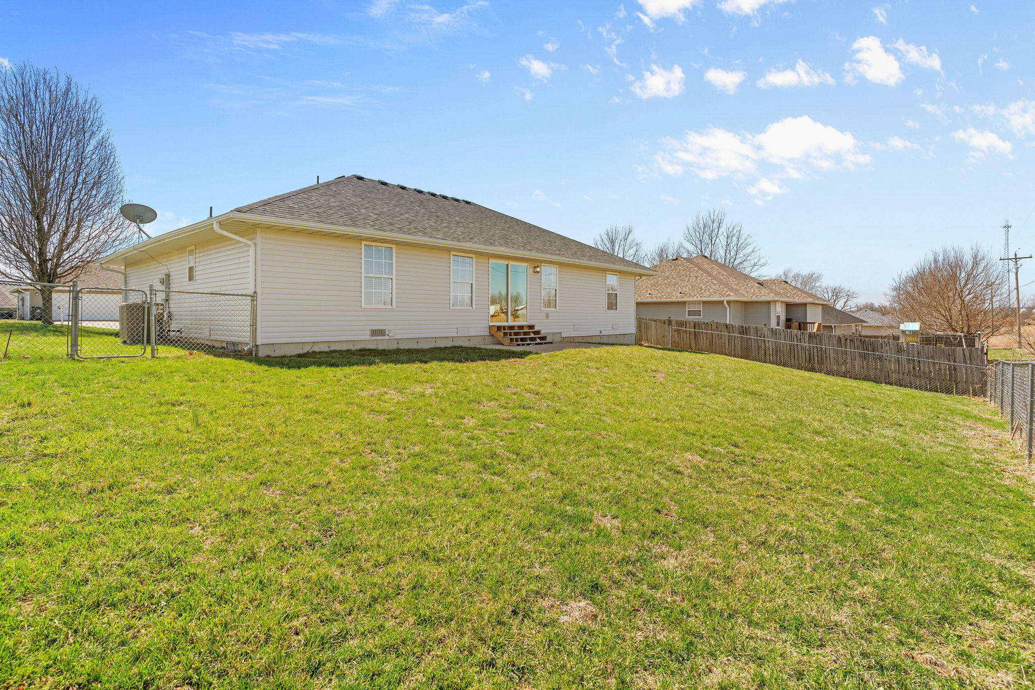 345 Sugar Tree Road Property Photo 3
