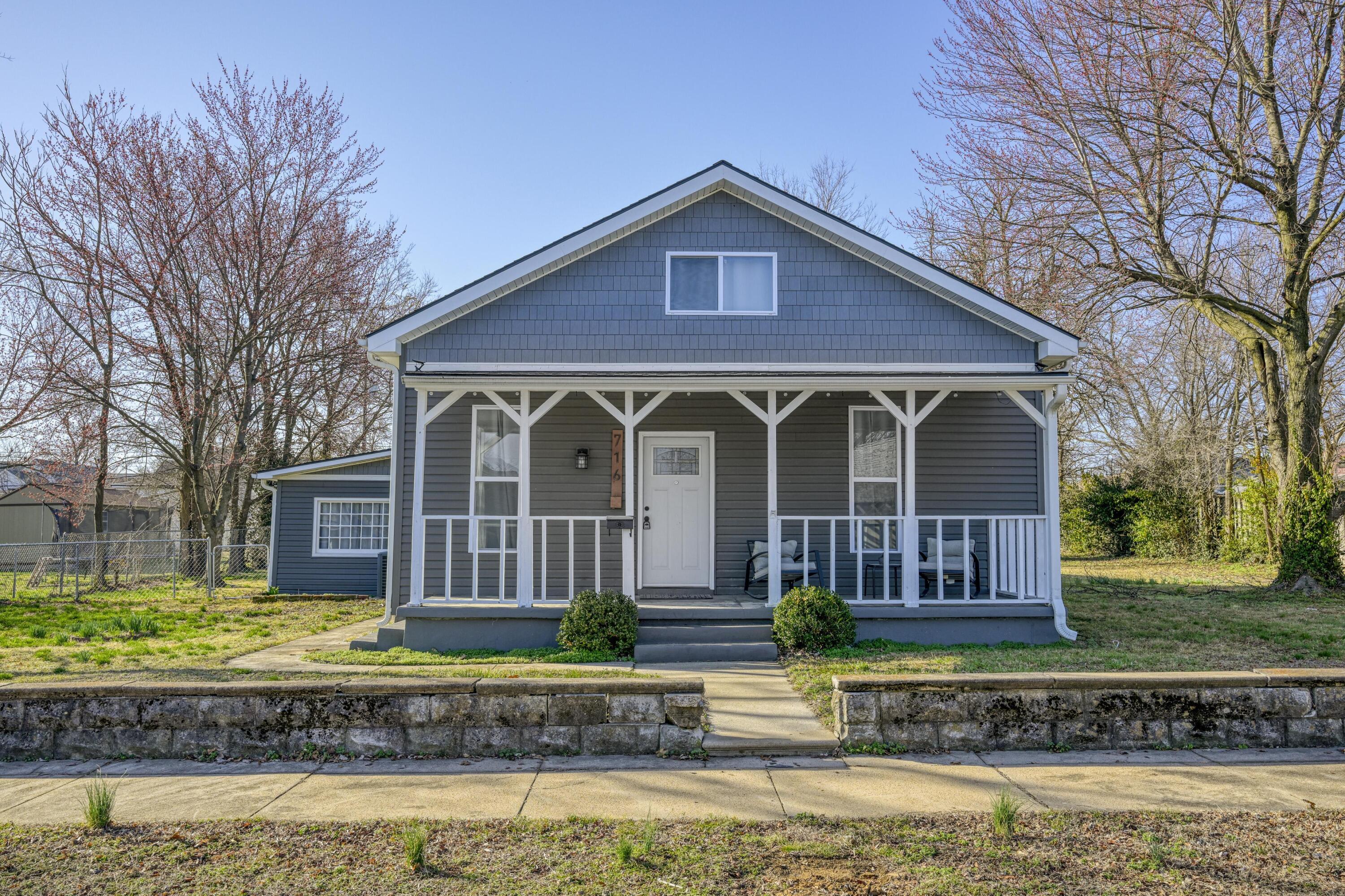 716 West Austin Street Property Photo