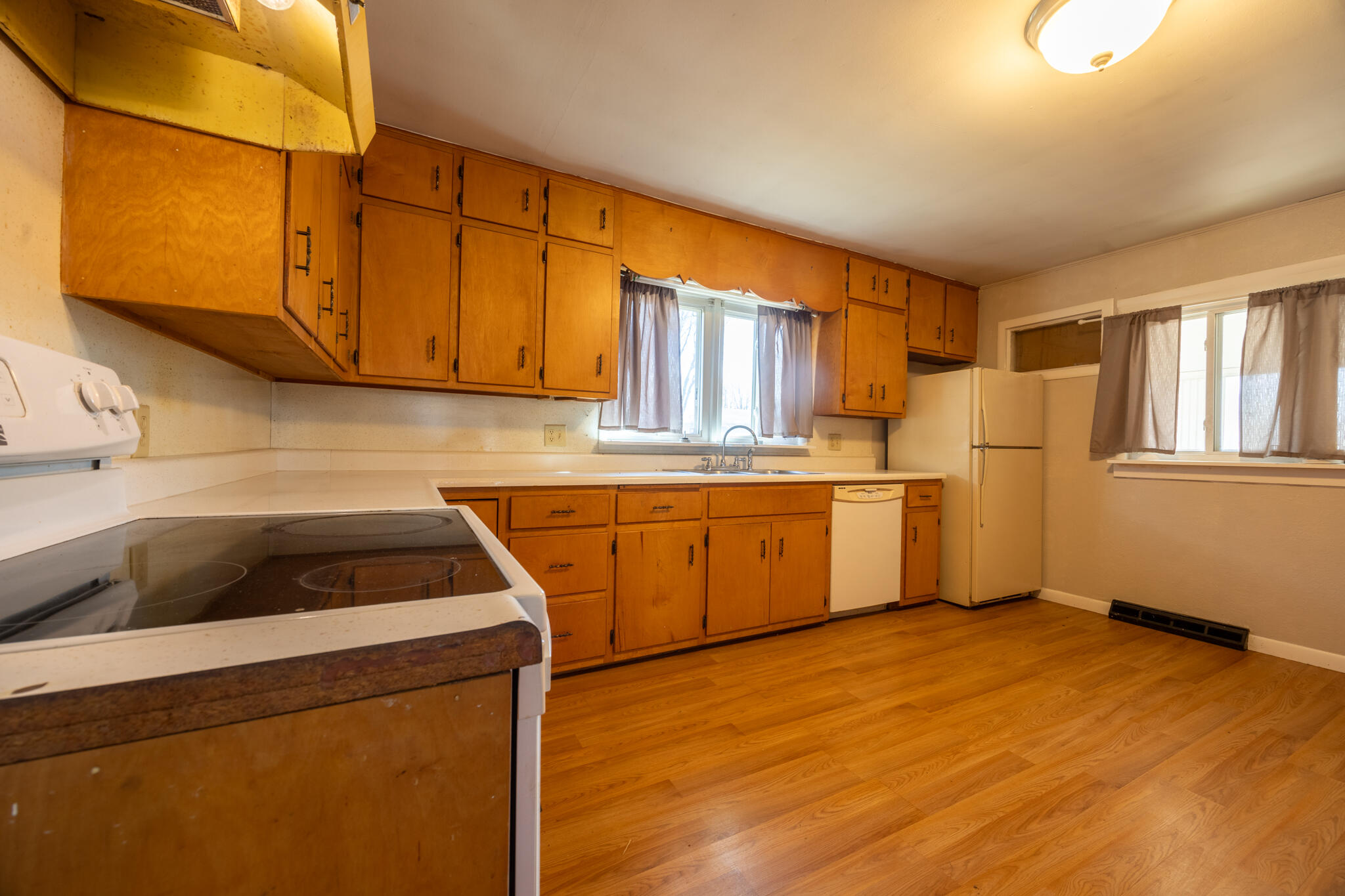 1451 West 5th Street Property Photo 10