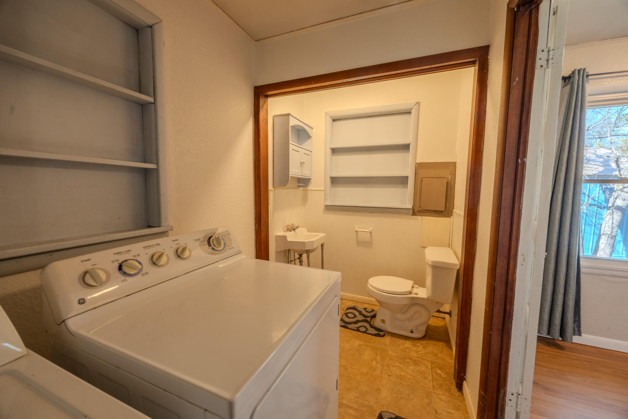 1451 West 5th Street Property Photo 20