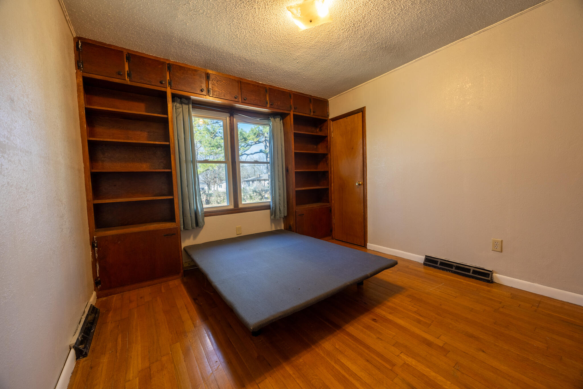 1451 West 5th Street Property Photo 26