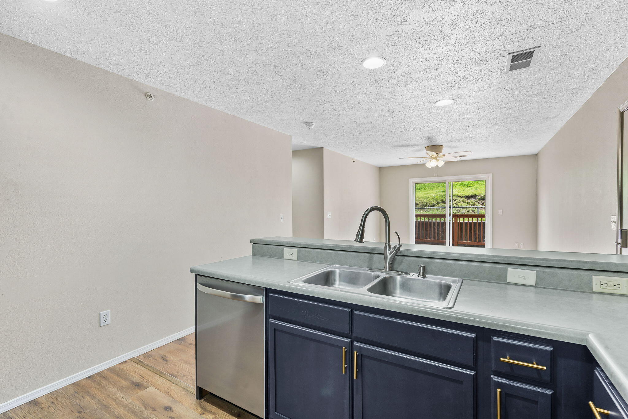 105 Garden Circle Property Photo 7