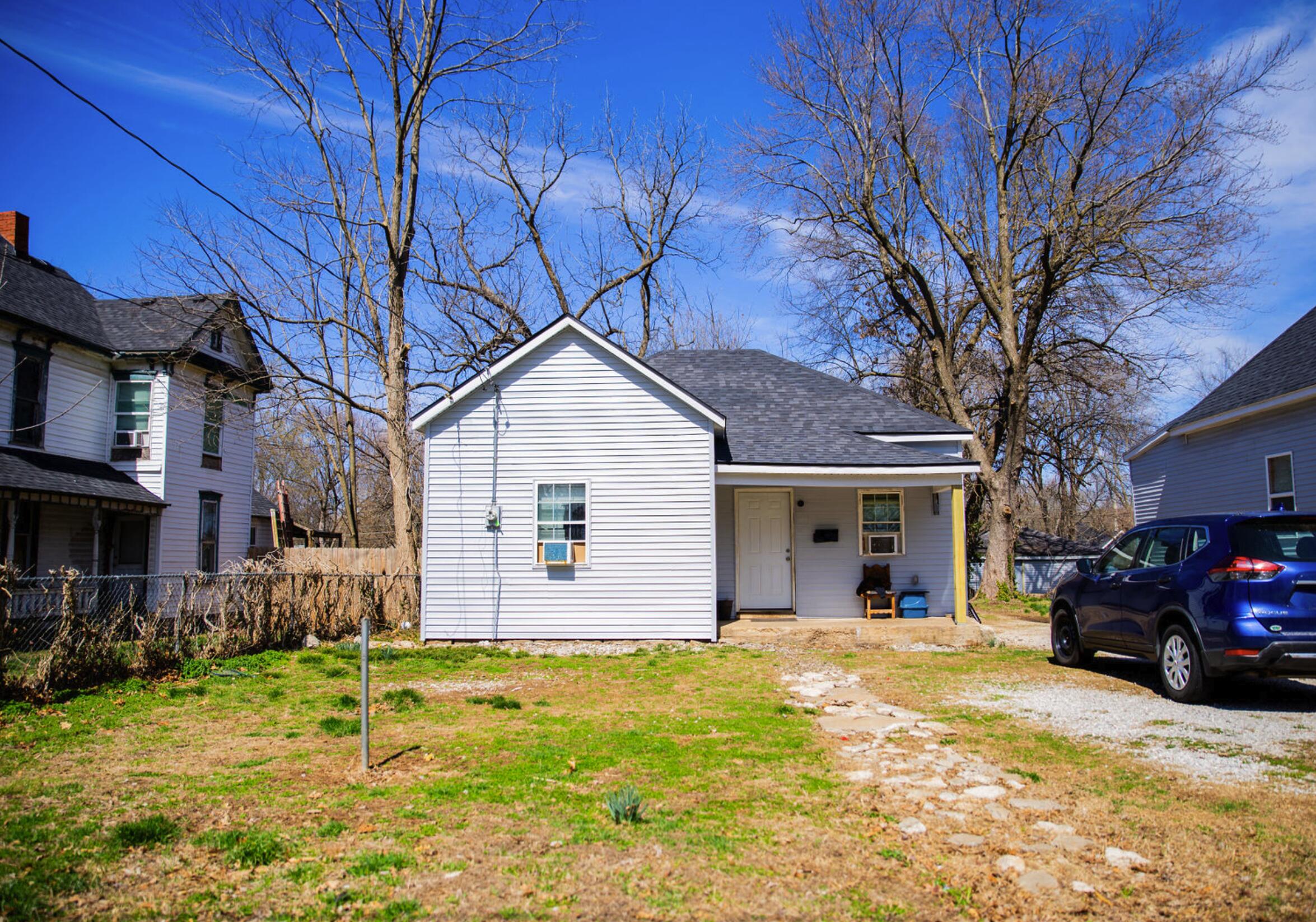 811 West Nichols Street Property Photo 4
