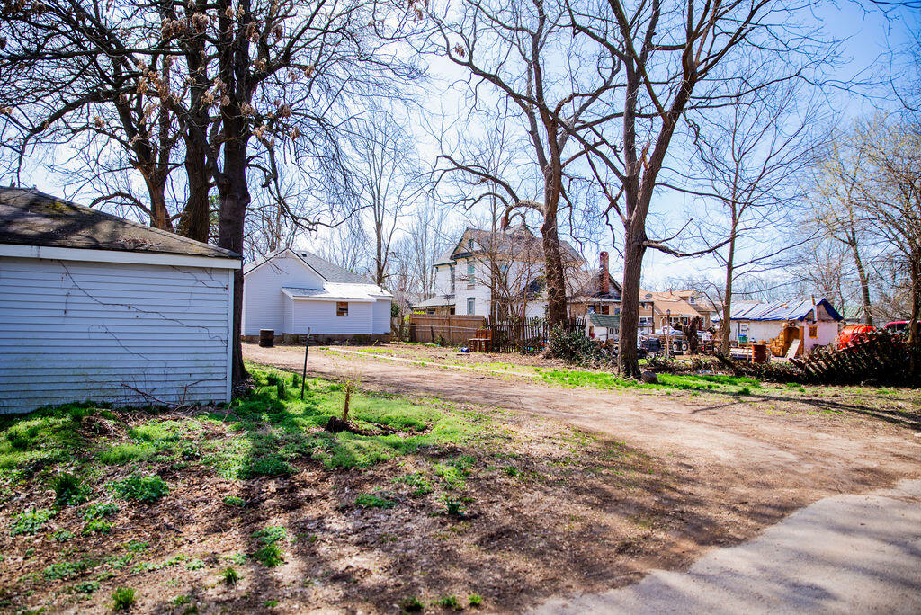 811 West Nichols Street Property Photo 15