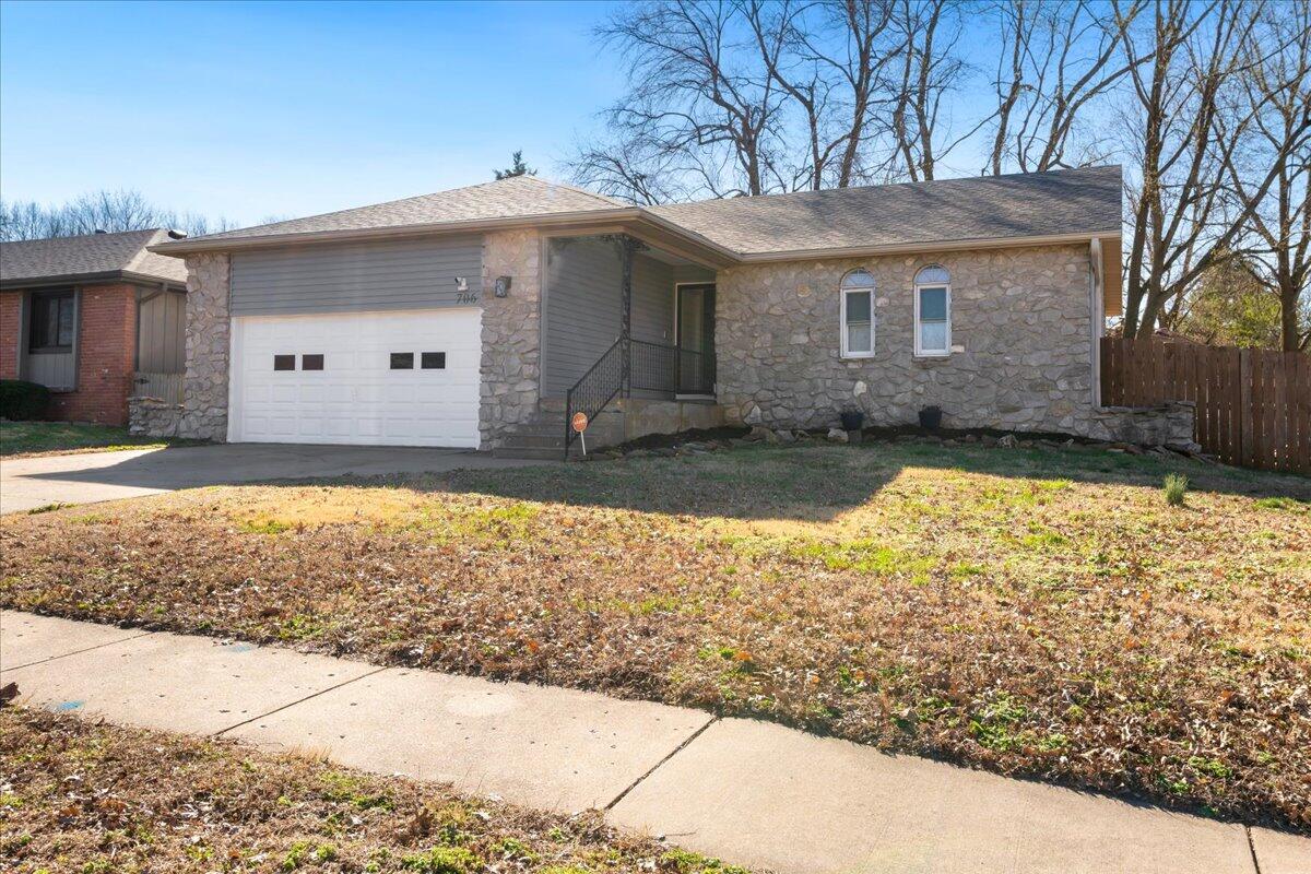 706 East Woodland Street Property Photo