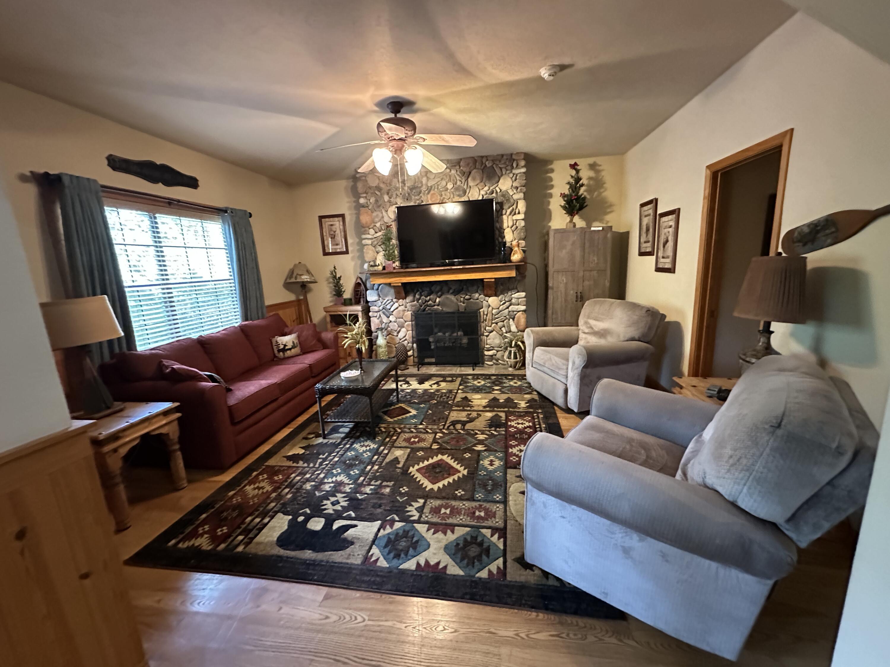 215 Oakridge Road Property Photo 6