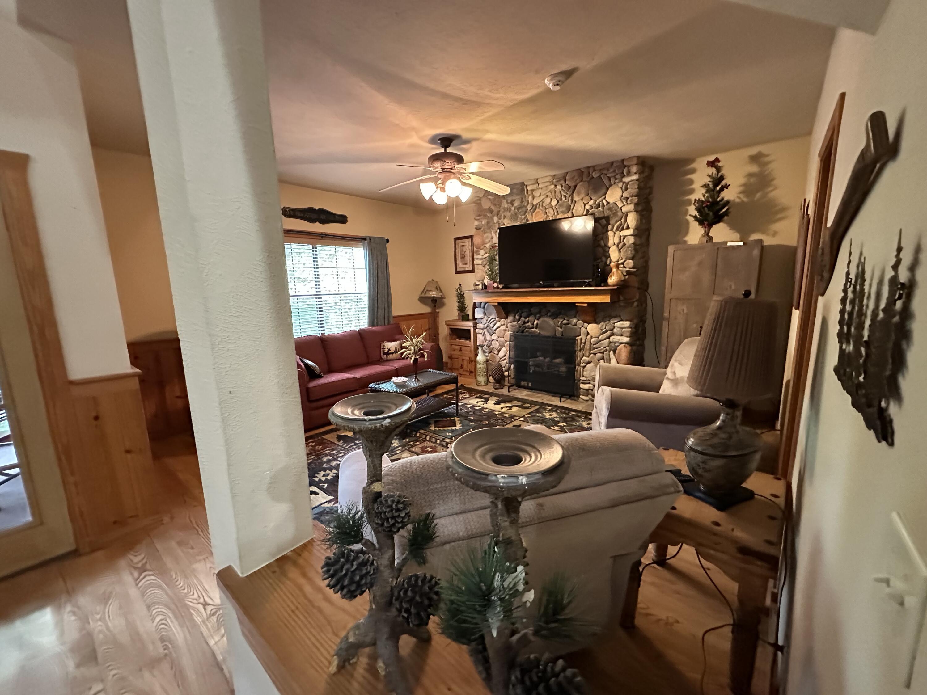 215 Oakridge Road Property Photo 7