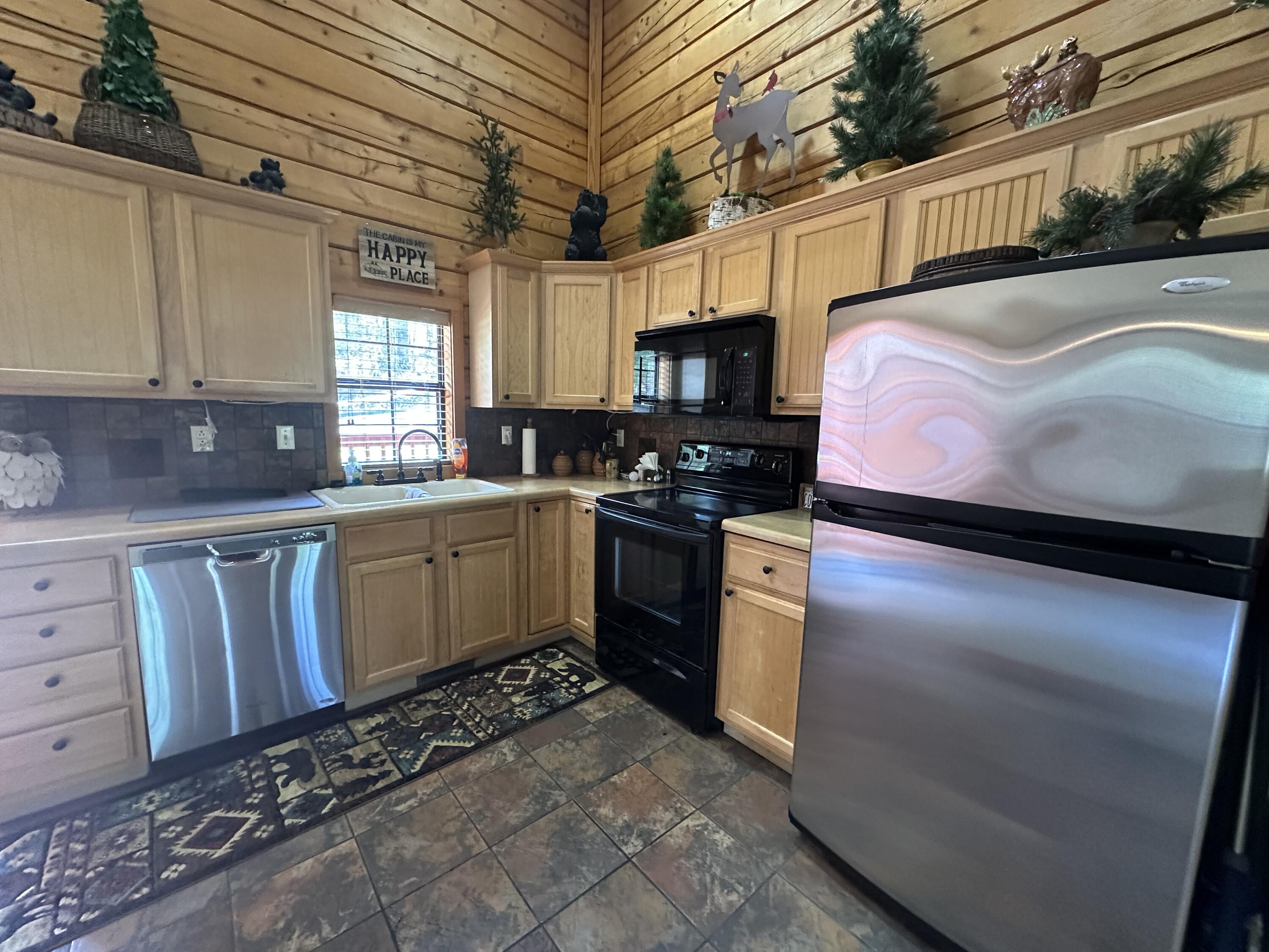 215 Oakridge Road Property Photo 12