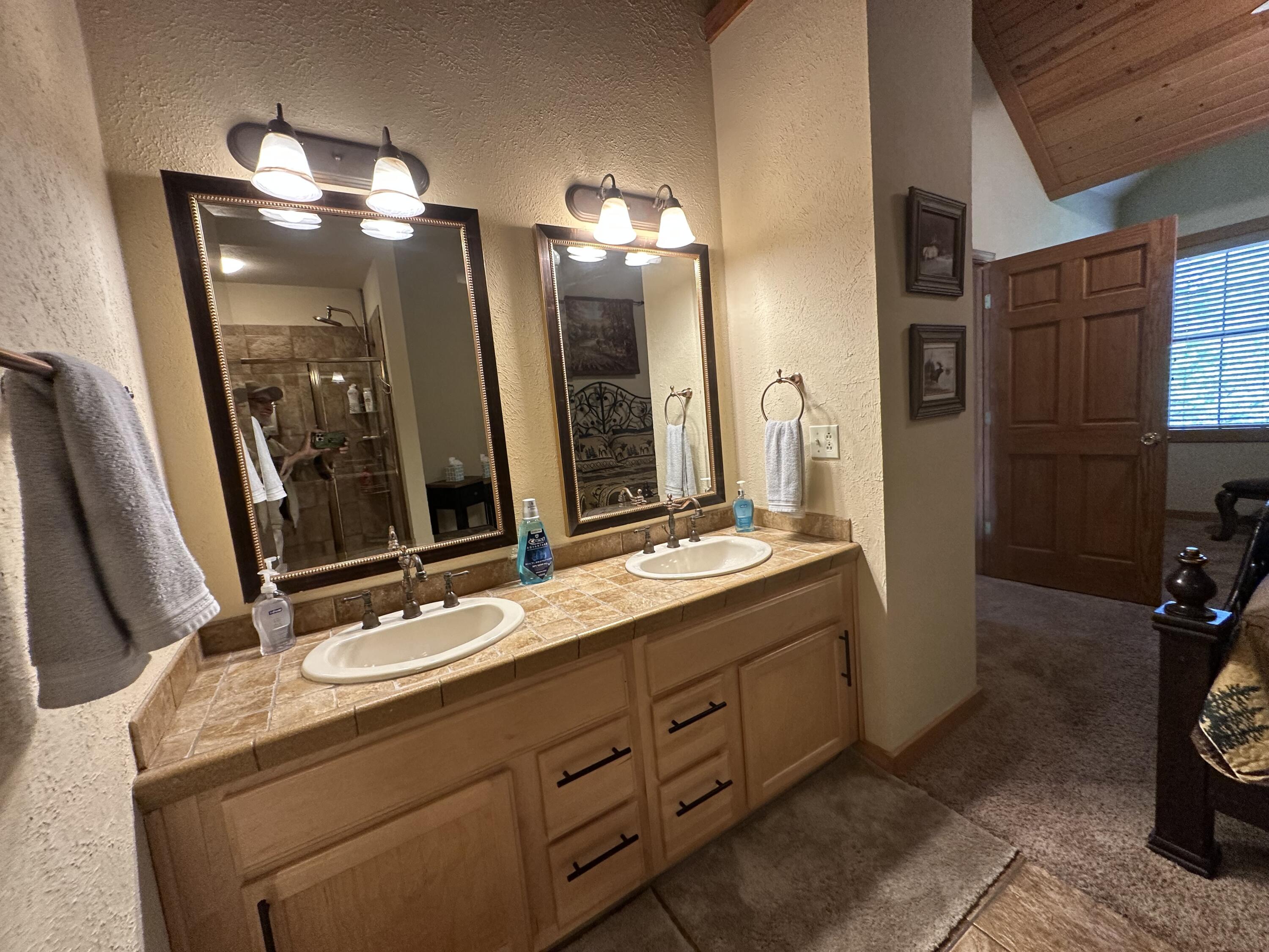 215 Oakridge Road Property Photo 22