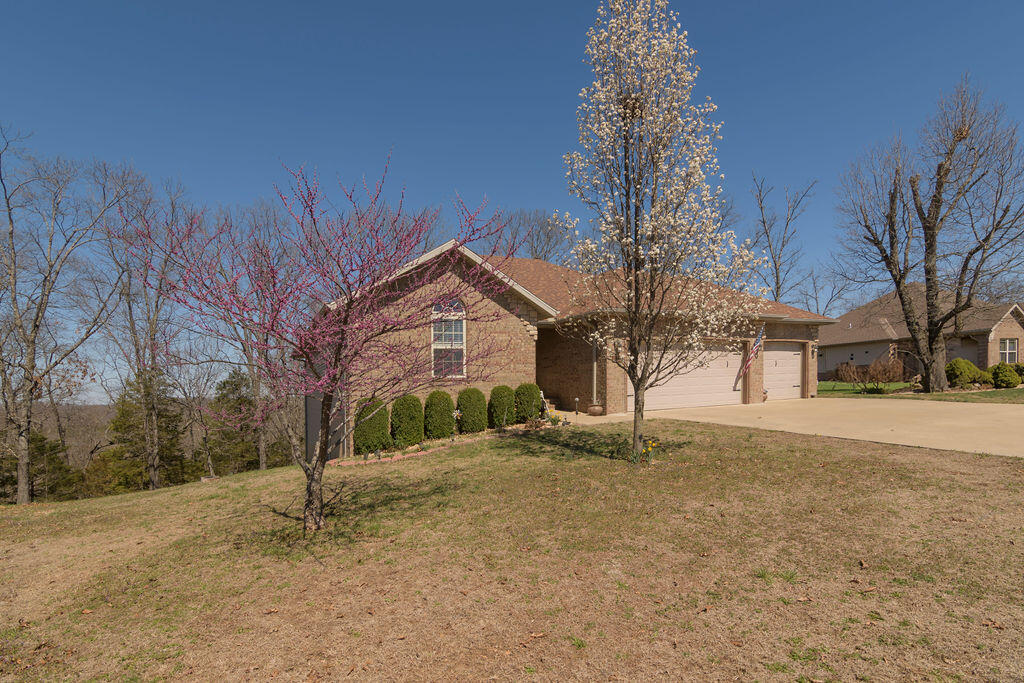 1405 Emory Creek Boulevard Property Photo 3