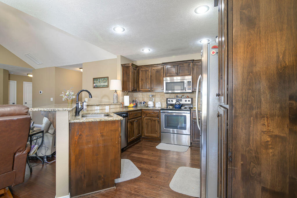 1405 Emory Creek Boulevard Property Photo 17