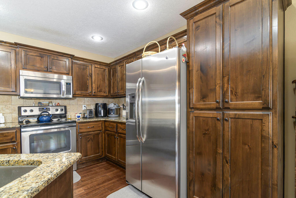 1405 Emory Creek Boulevard Property Photo 18