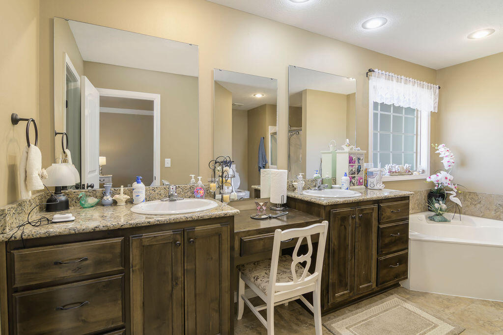 1405 Emory Creek Boulevard Property Photo 22