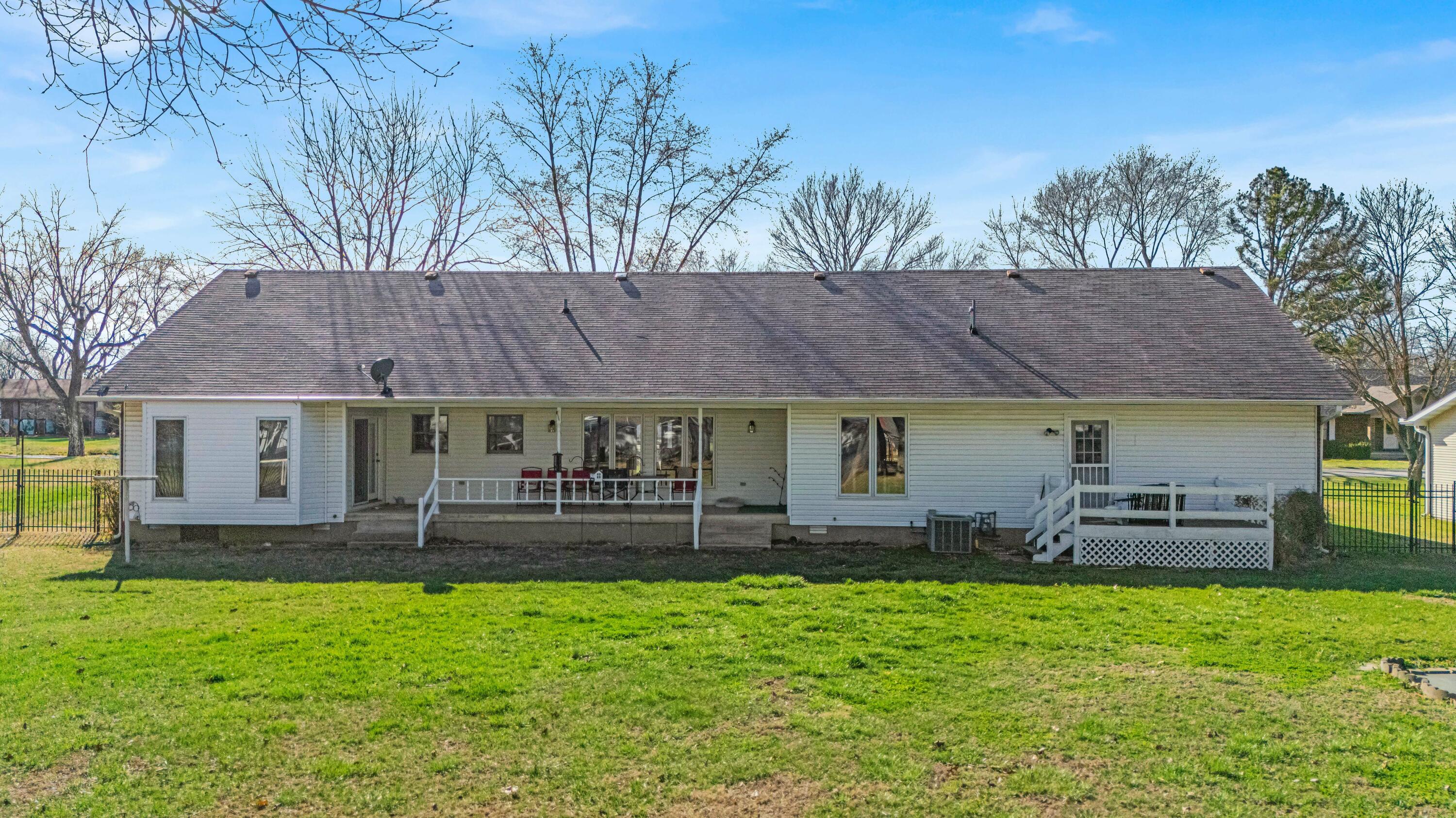 2818 Christie Drive Property Photo 9
