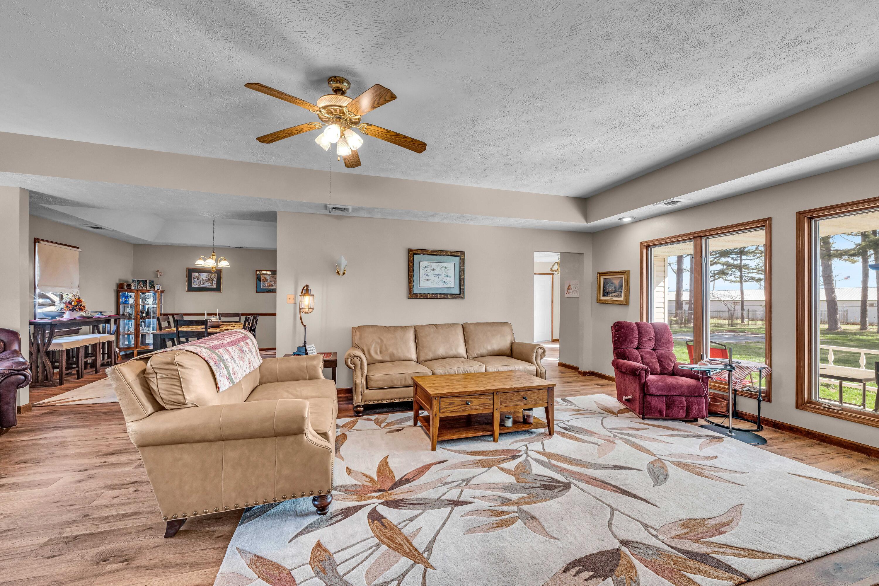 2818 Christie Drive Property Photo 16