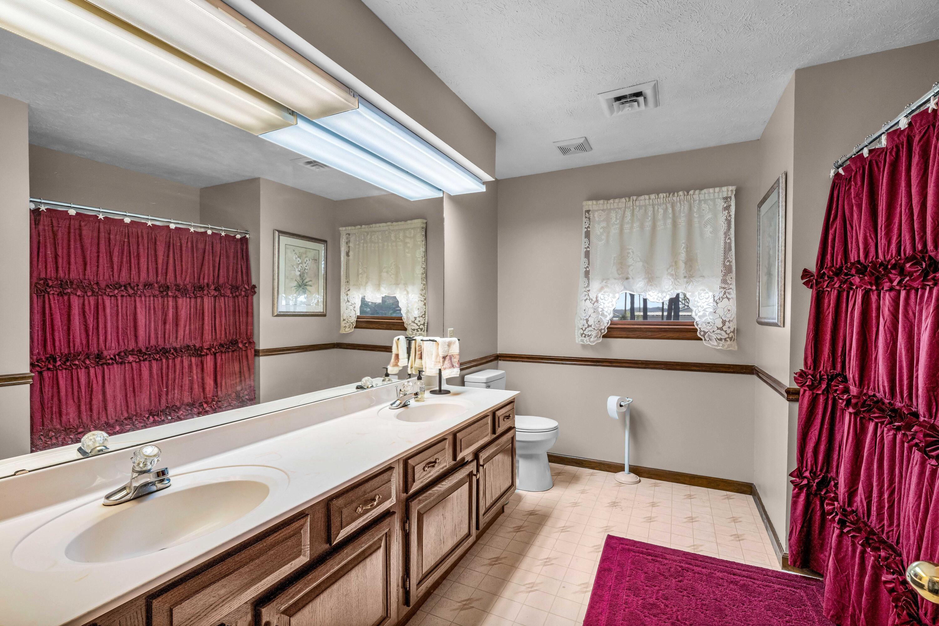 2818 Christie Drive Property Photo 25