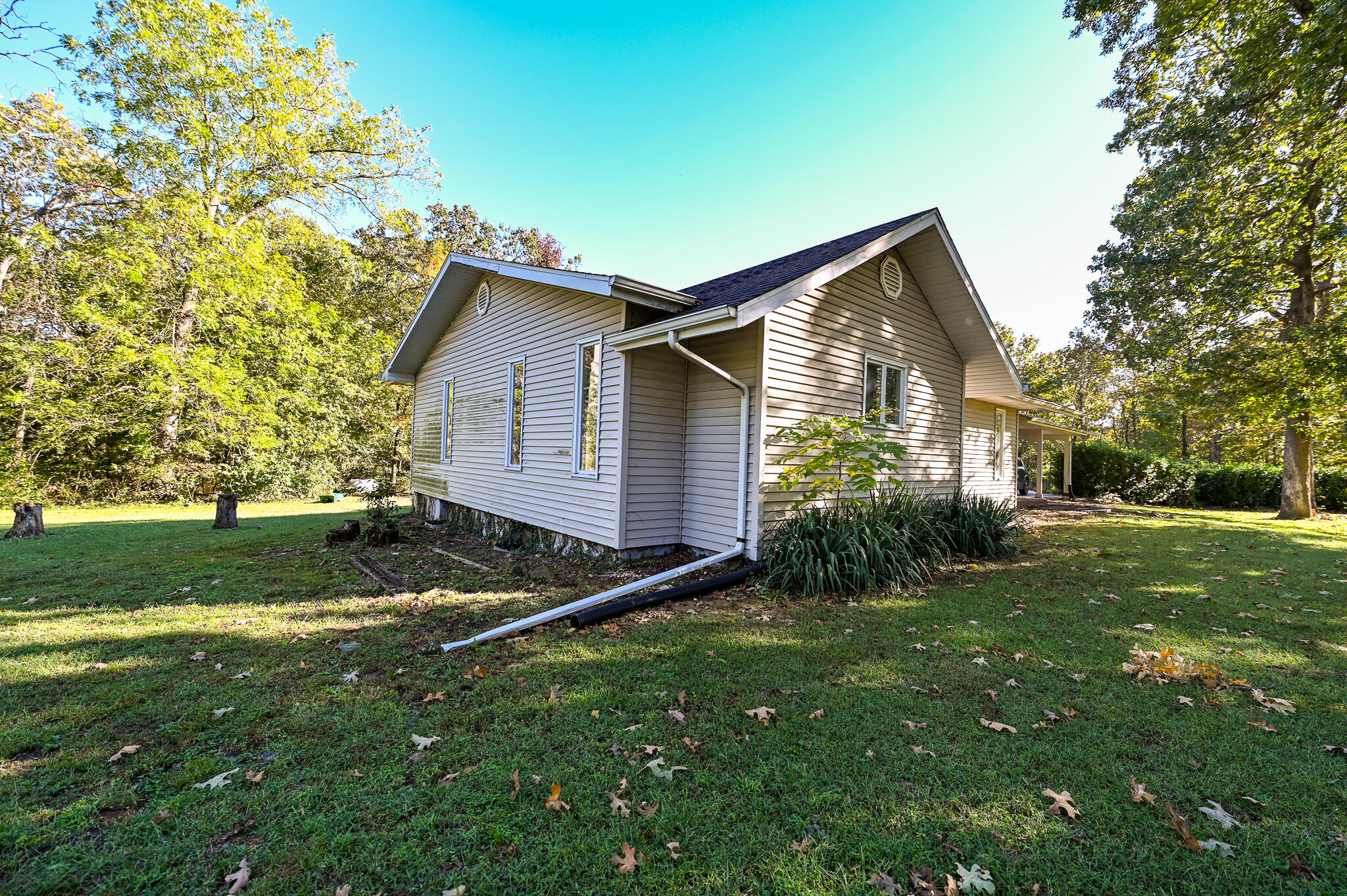 1305 South 145 Road Property Photo 3