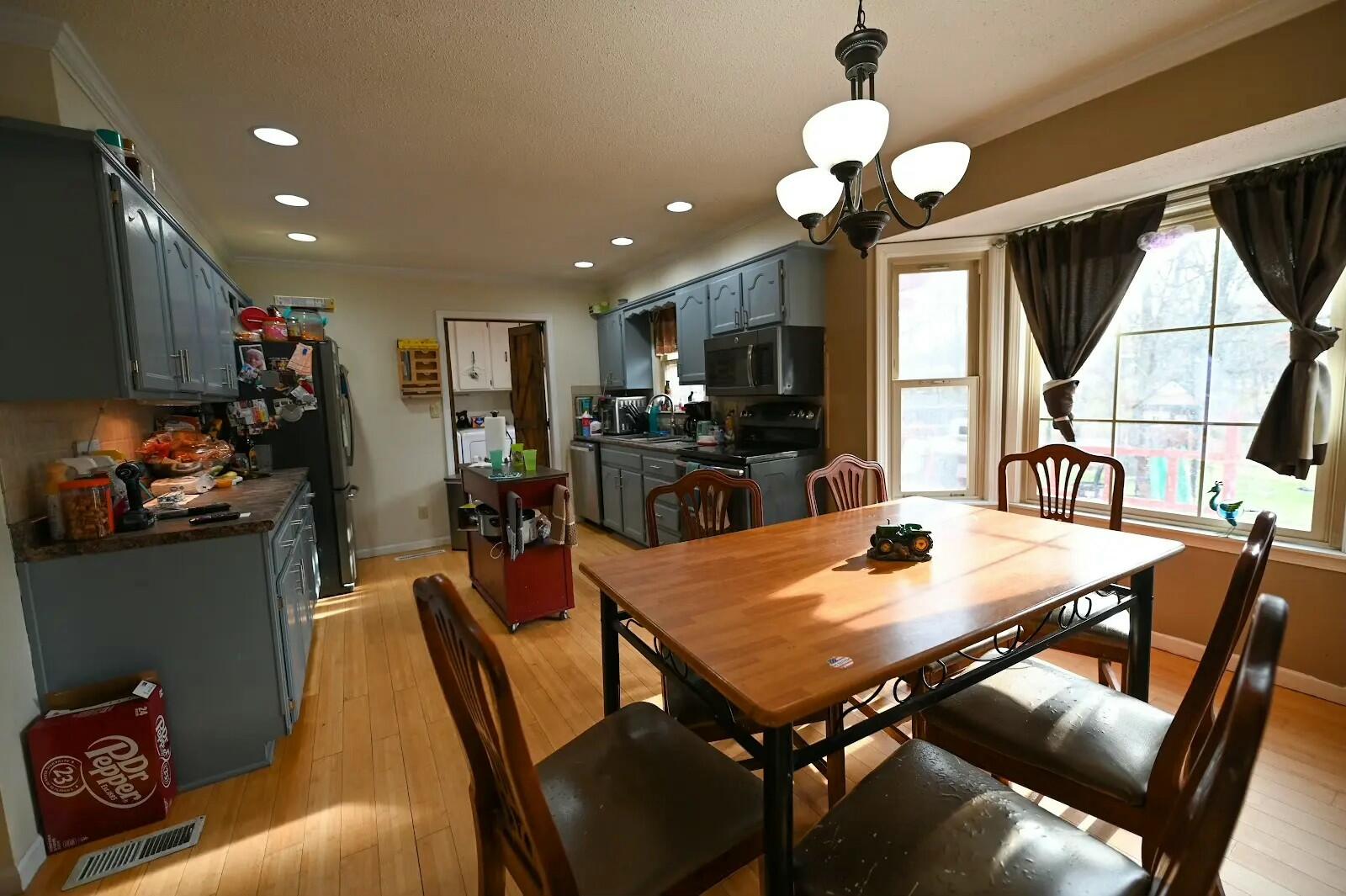 1305 South 145 Road Property Photo 9