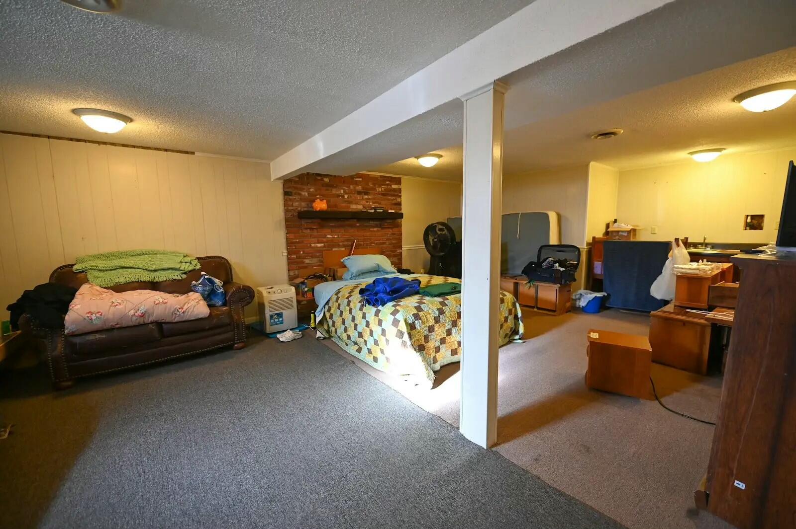 1305 South 145 Road Property Photo 24