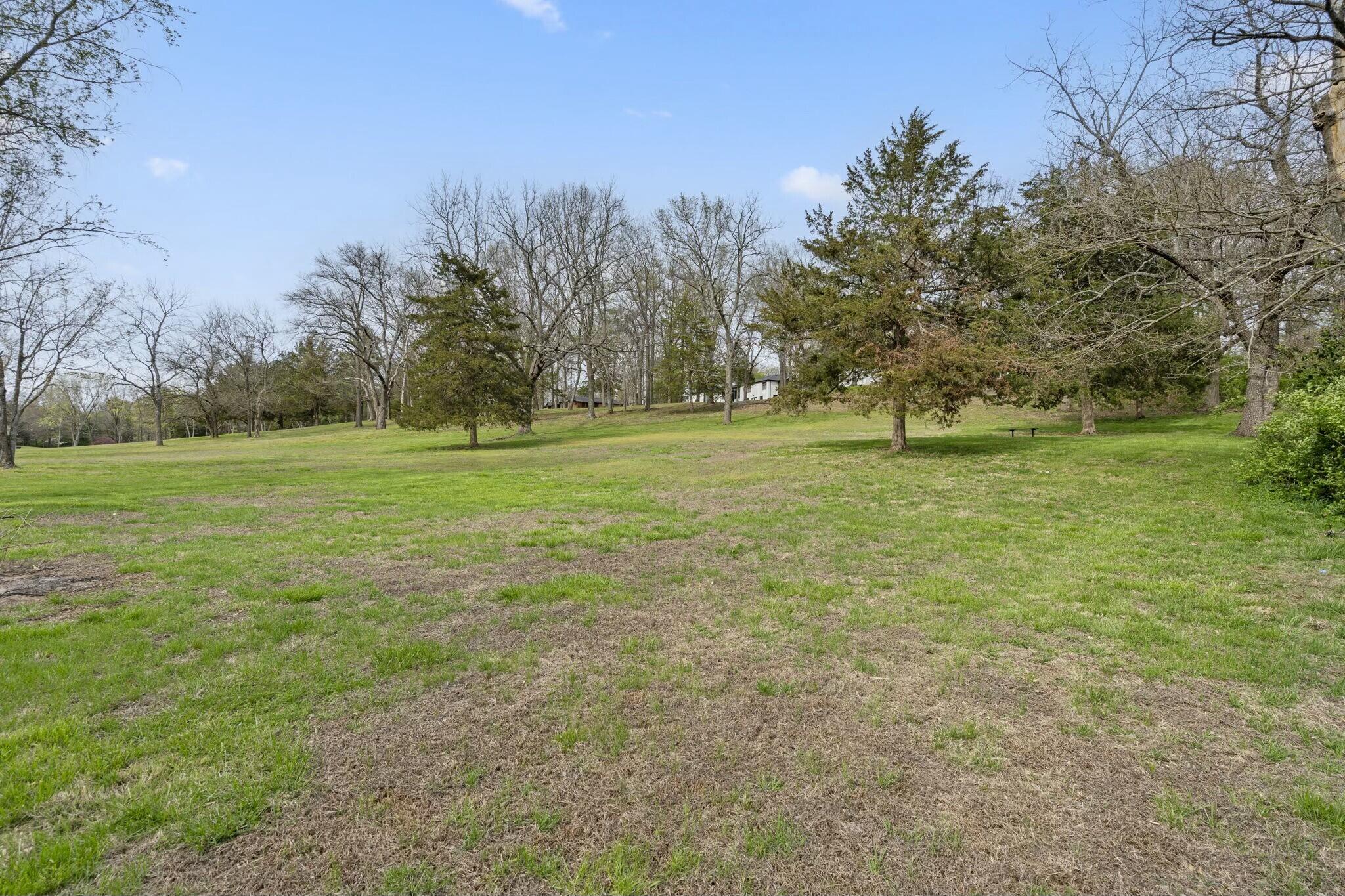 5610 South Farm Road 137 Property Photo 6