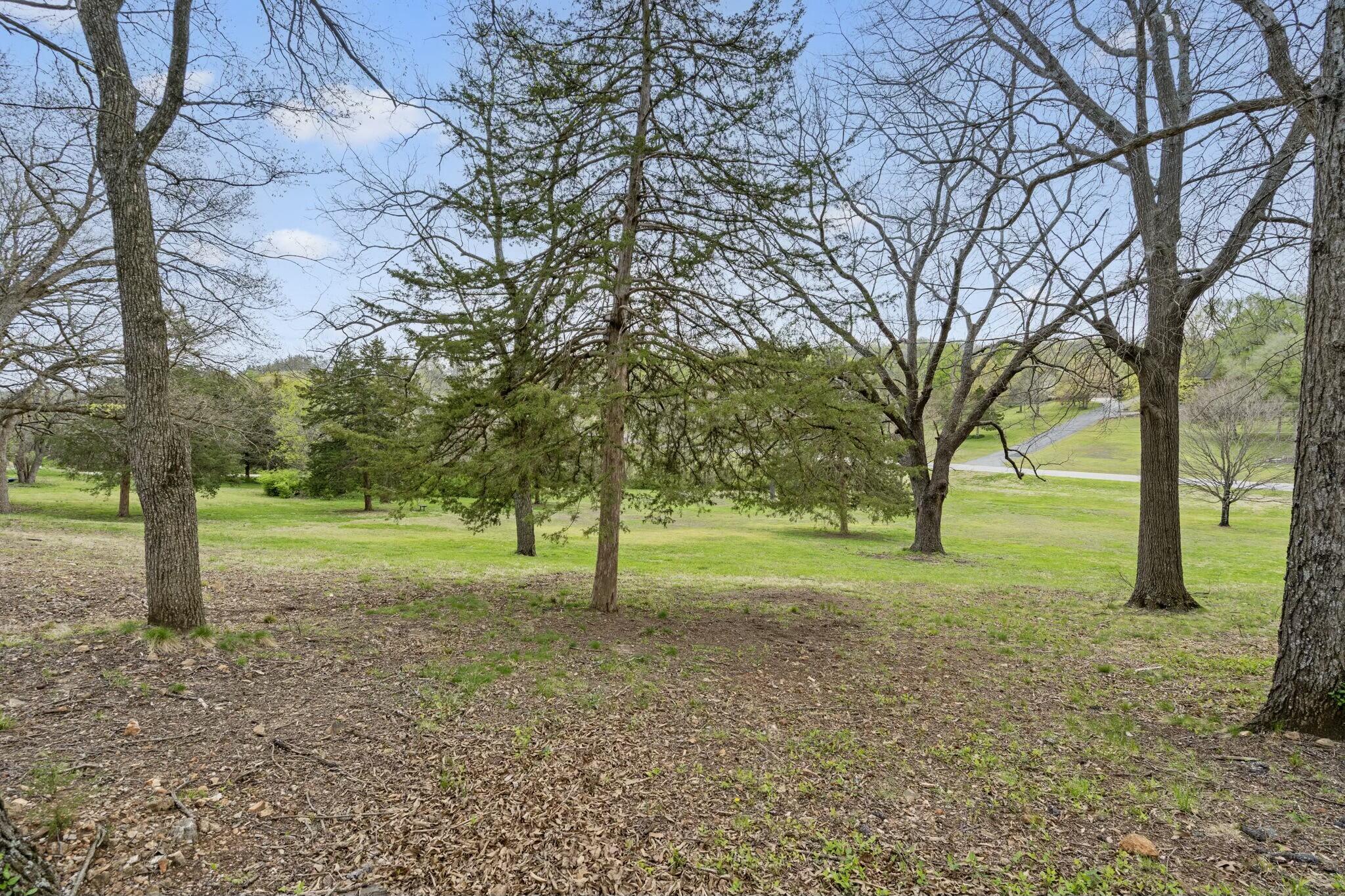 5610 South Farm Road 137 Property Photo 8