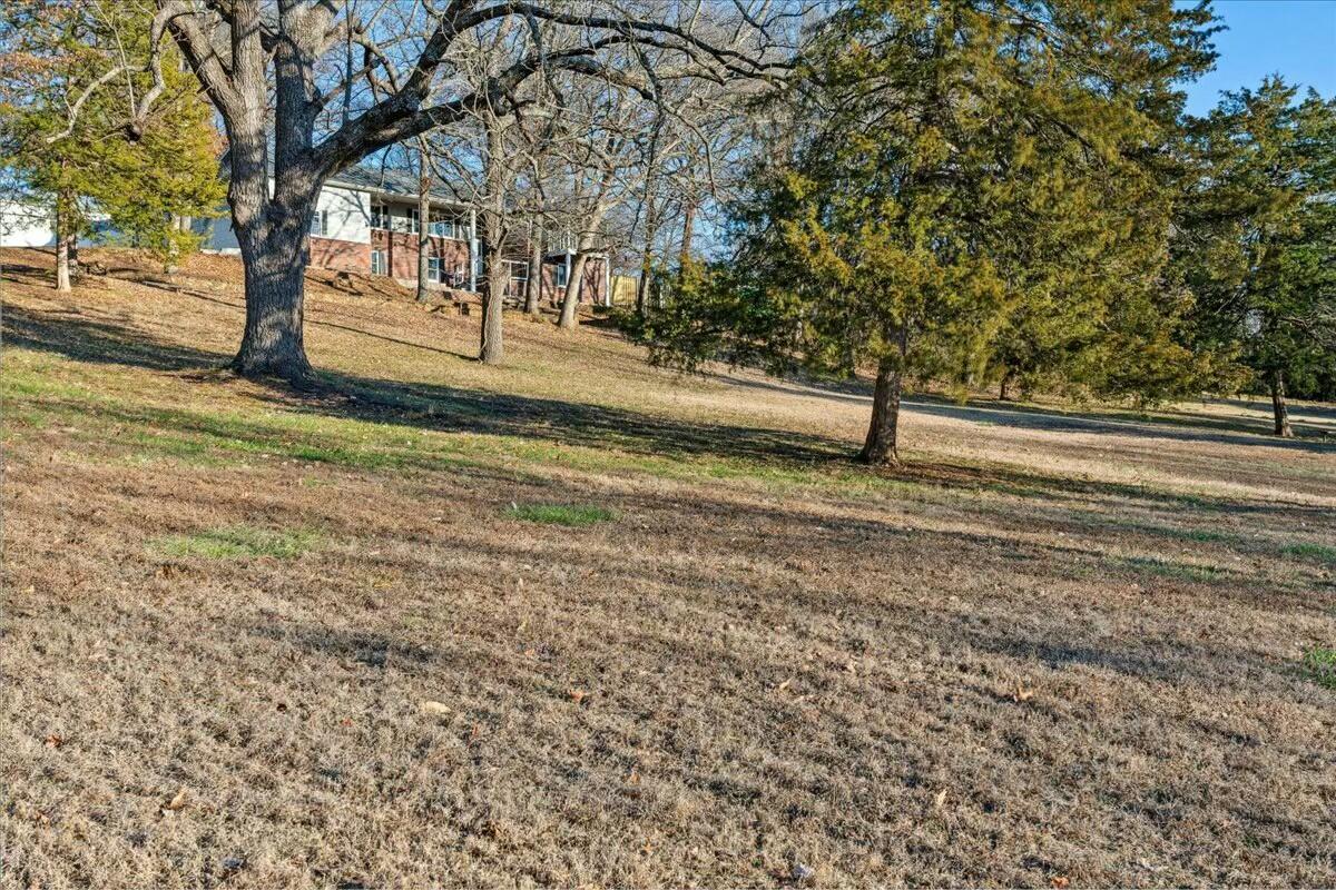 5610 South Farm Road 137 Property Photo 9