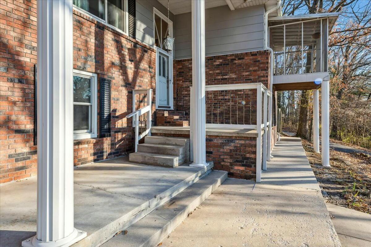 5610 South Farm Road 137 Property Photo 10
