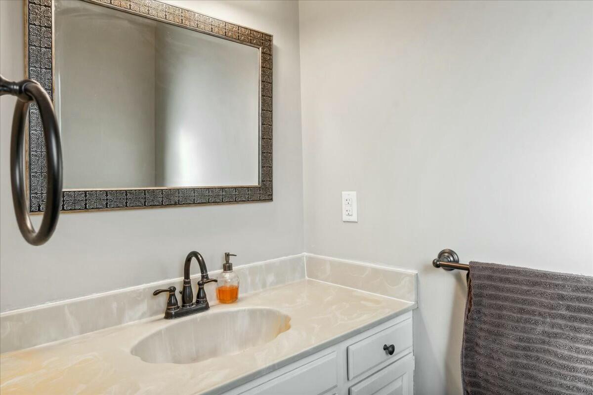 5610 South Farm Road 137 Property Photo 33