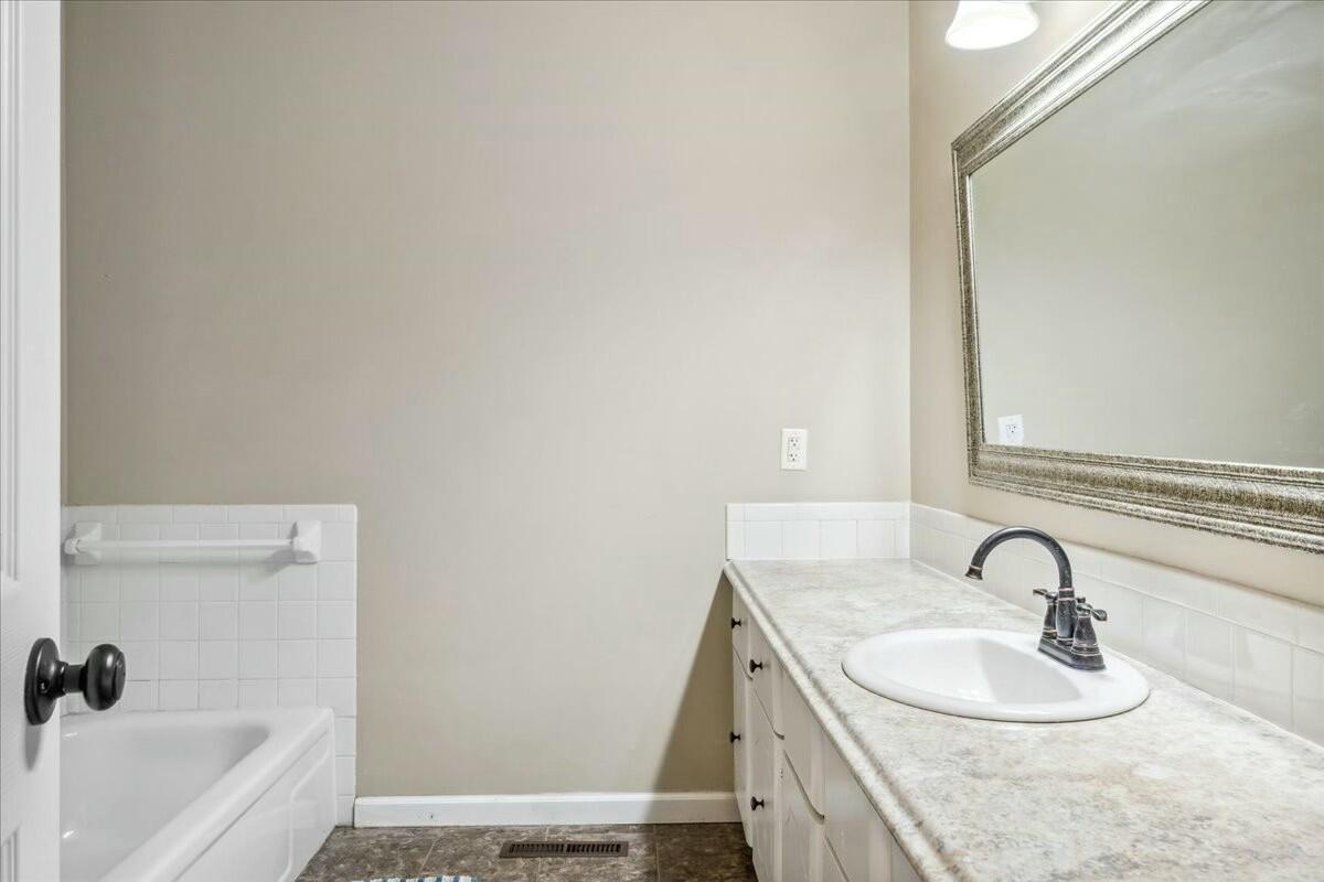 5610 South Farm Road 137 Property Photo 38