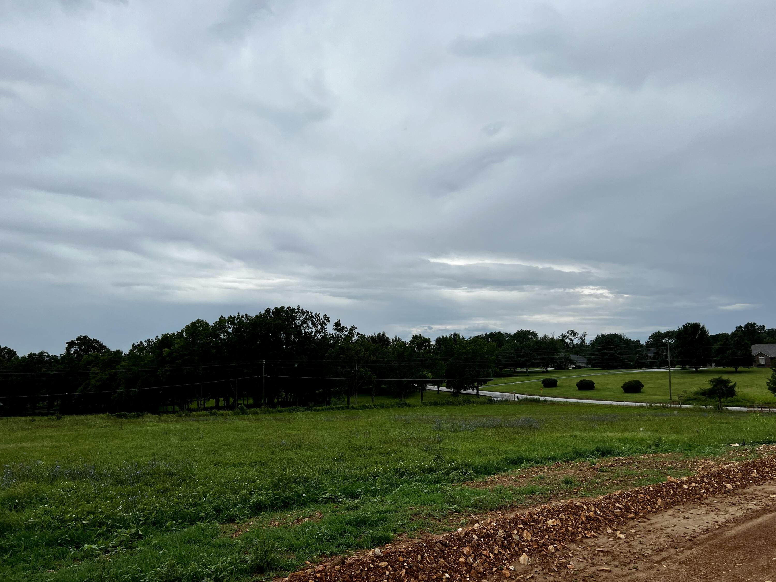 2 A Gracewood Ln Property Photo 3