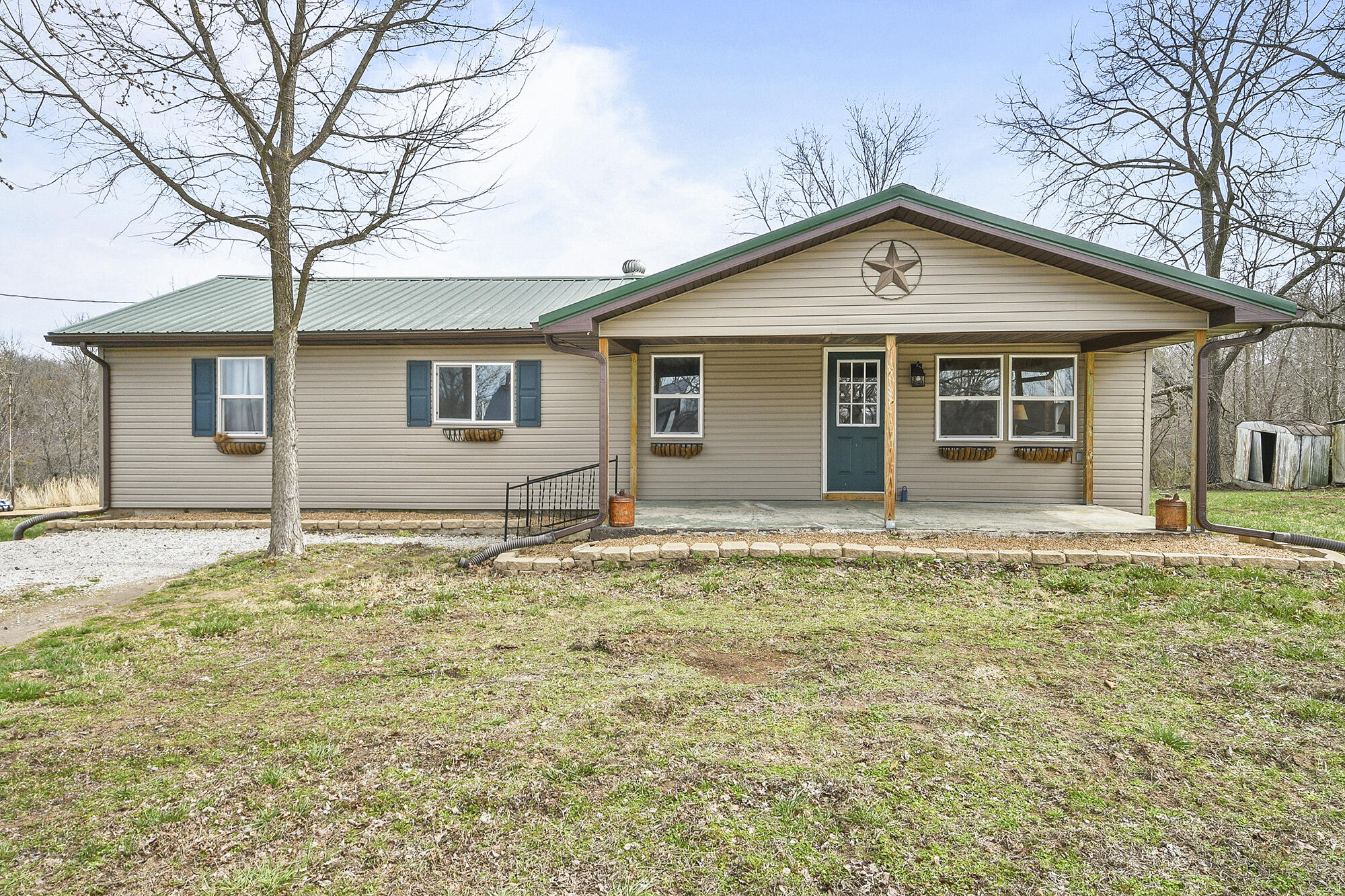 371 State Road F Property Photo