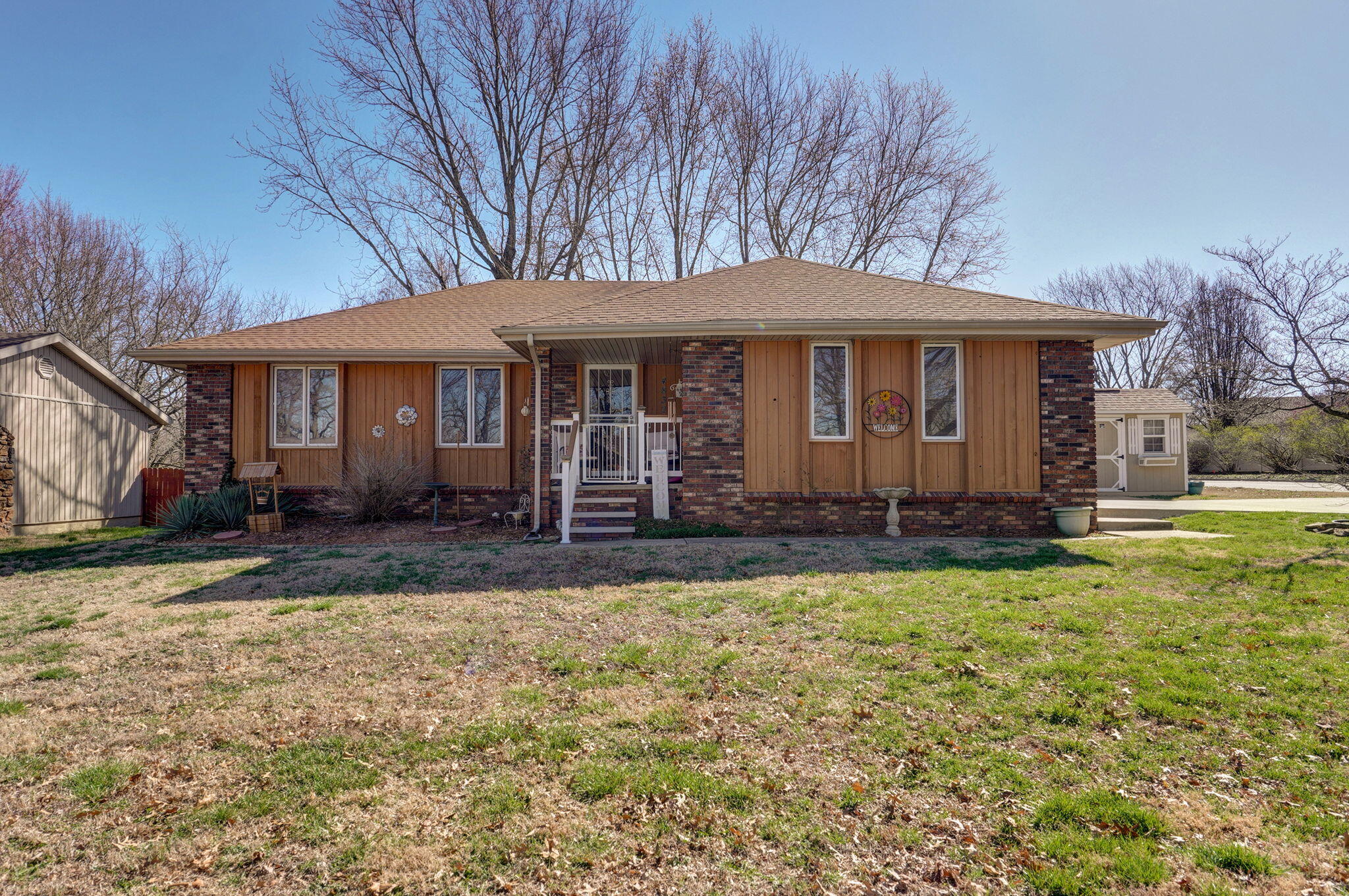 4832 South Louise Road Property Photo 1