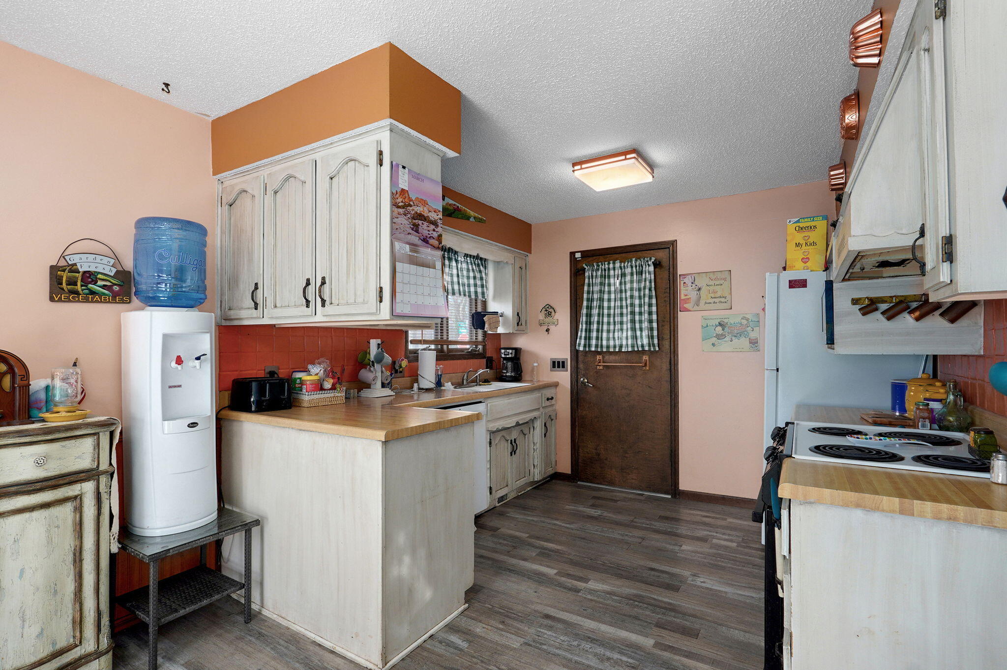 4832 South Louise Road Property Photo 10