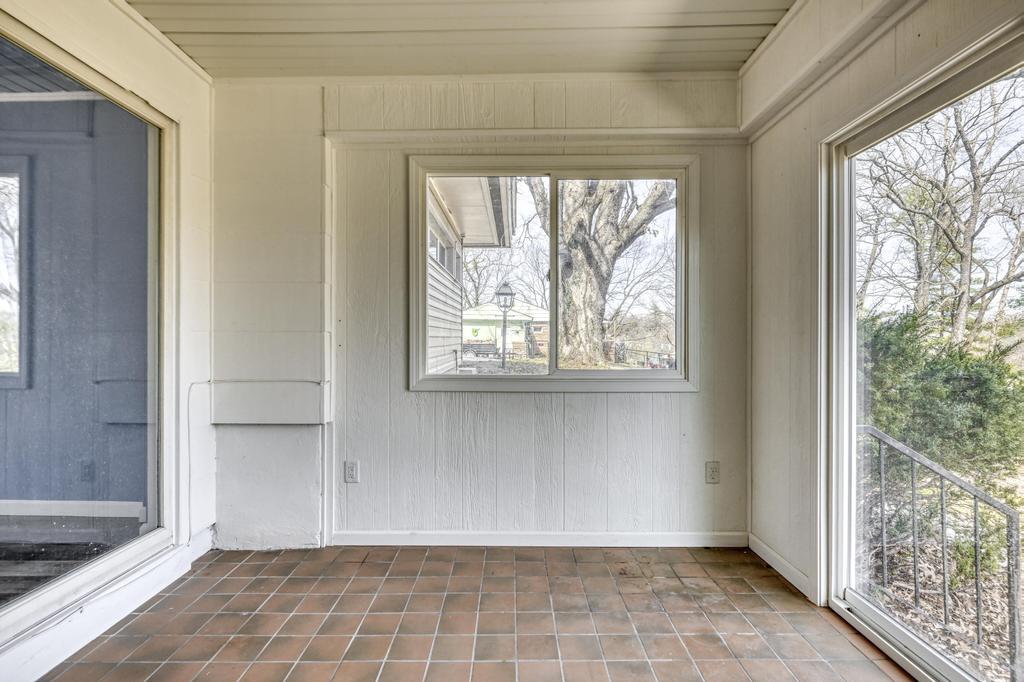 710 Chippewa Street Property Photo 12