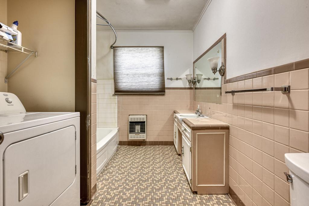 710 Chippewa Street Property Photo 13